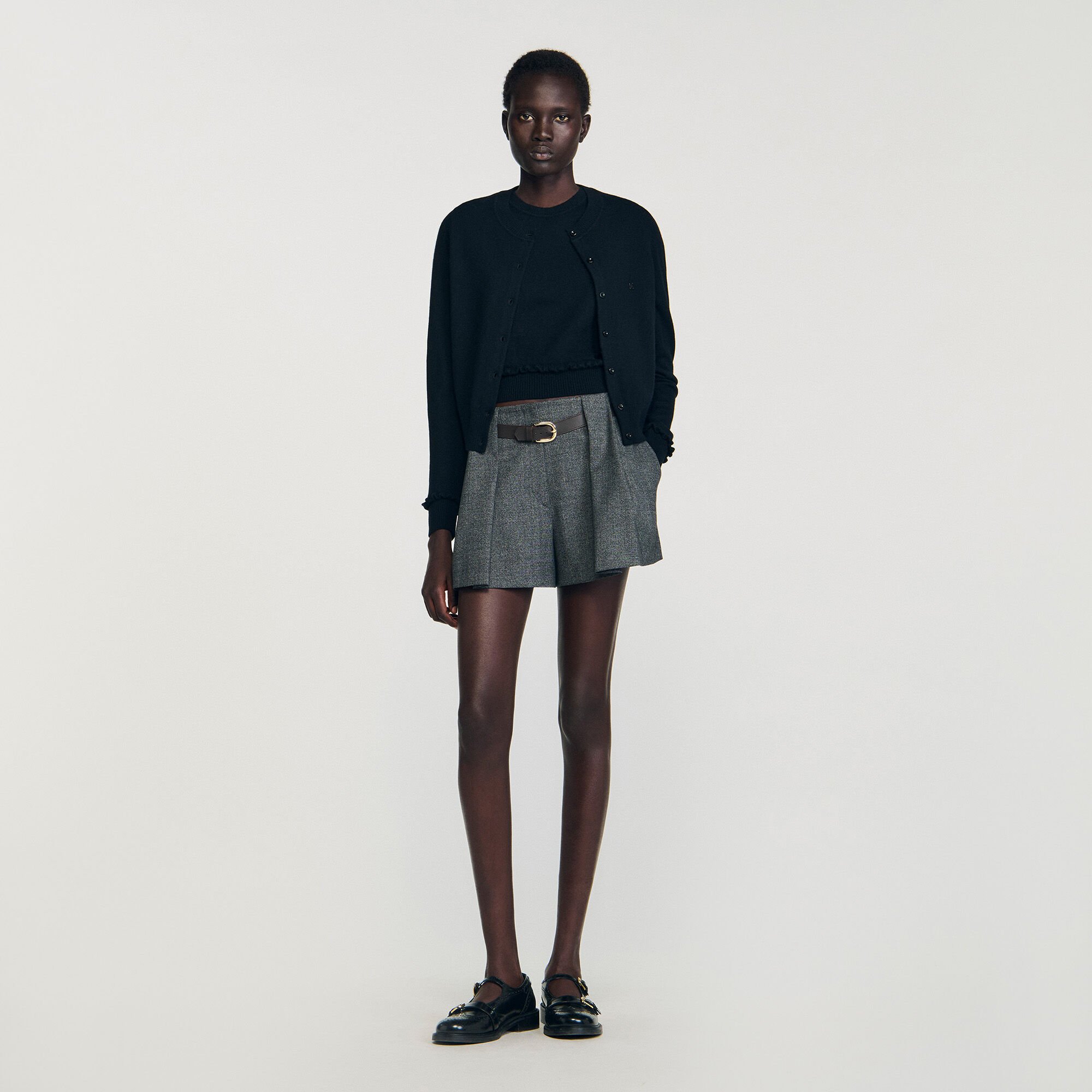 Pleated shorts with belt