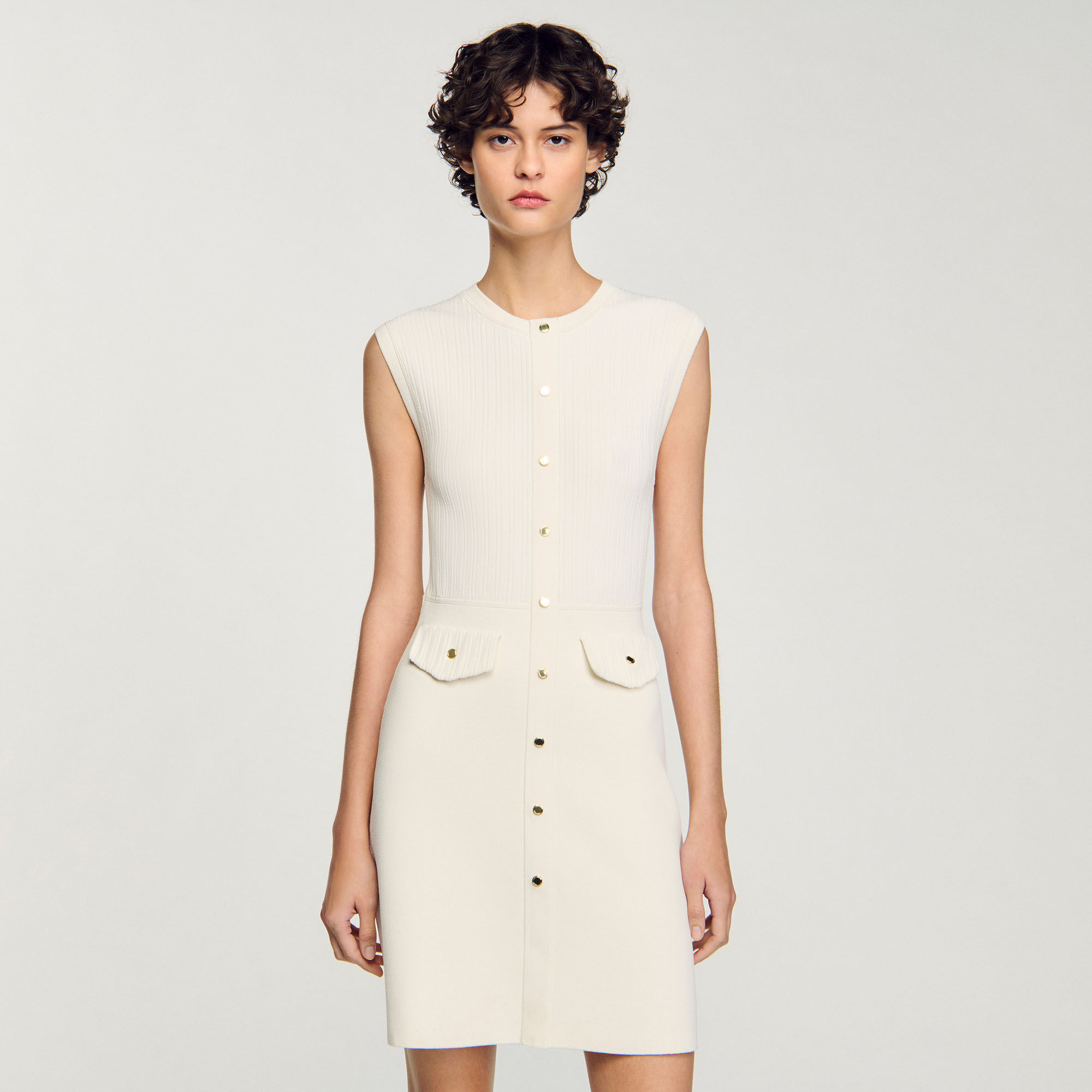 Robe courte en maille côtelée