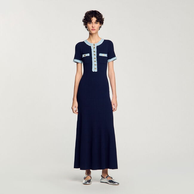 Robe longue en maille à détails denim