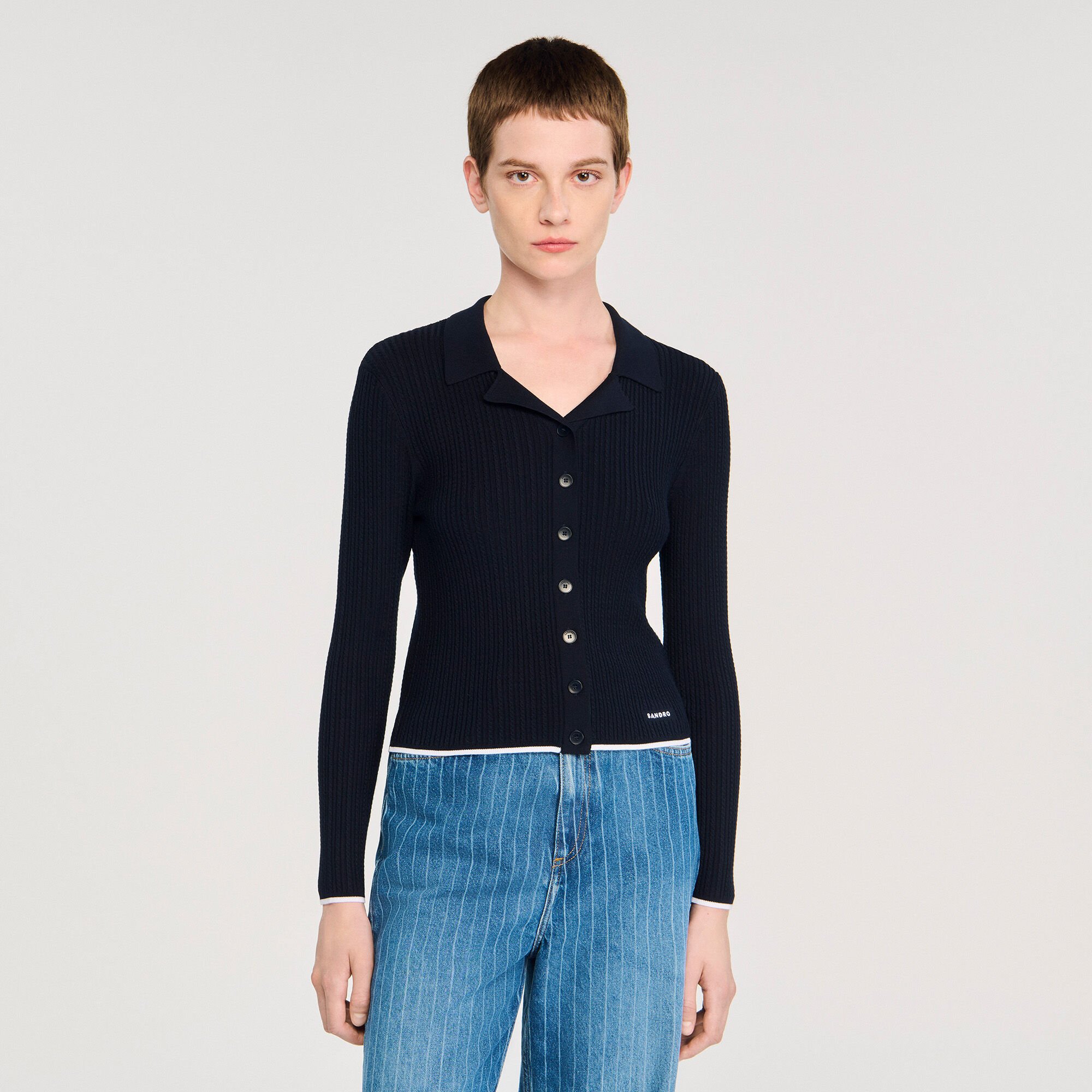 Kurzer Cardigan mit Polokragen