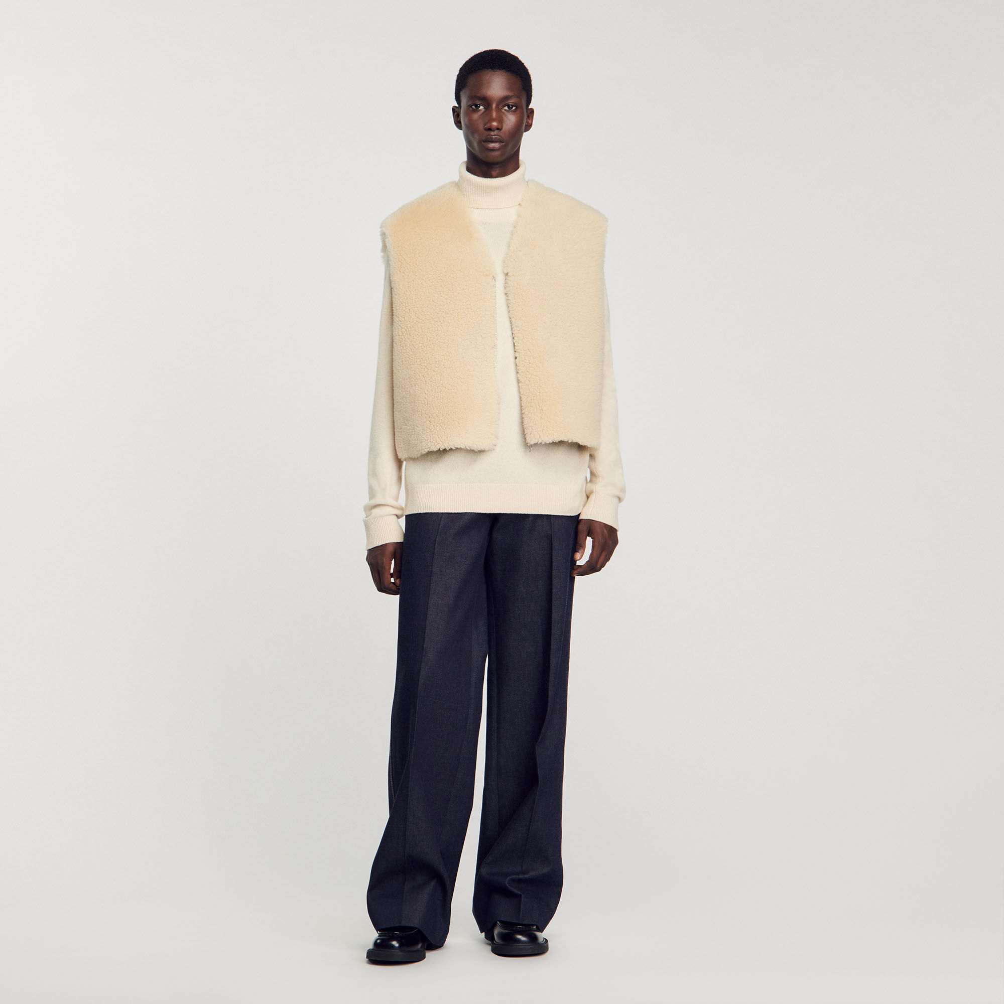 Sleeveless shearling cardigan