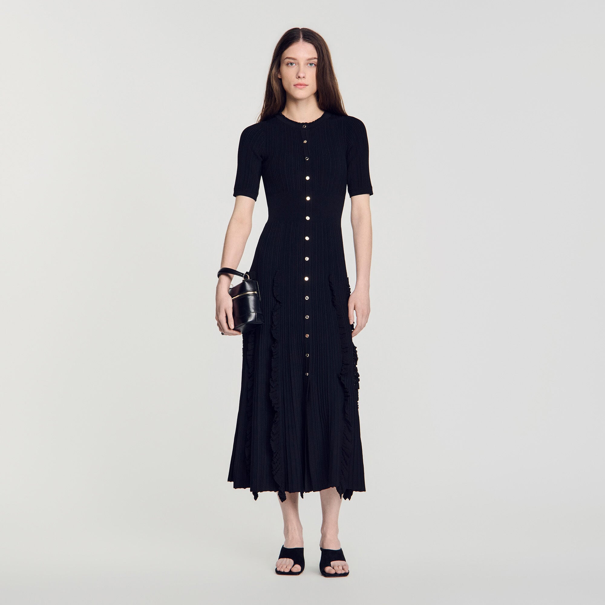 Langes Strickkleid mit Volants