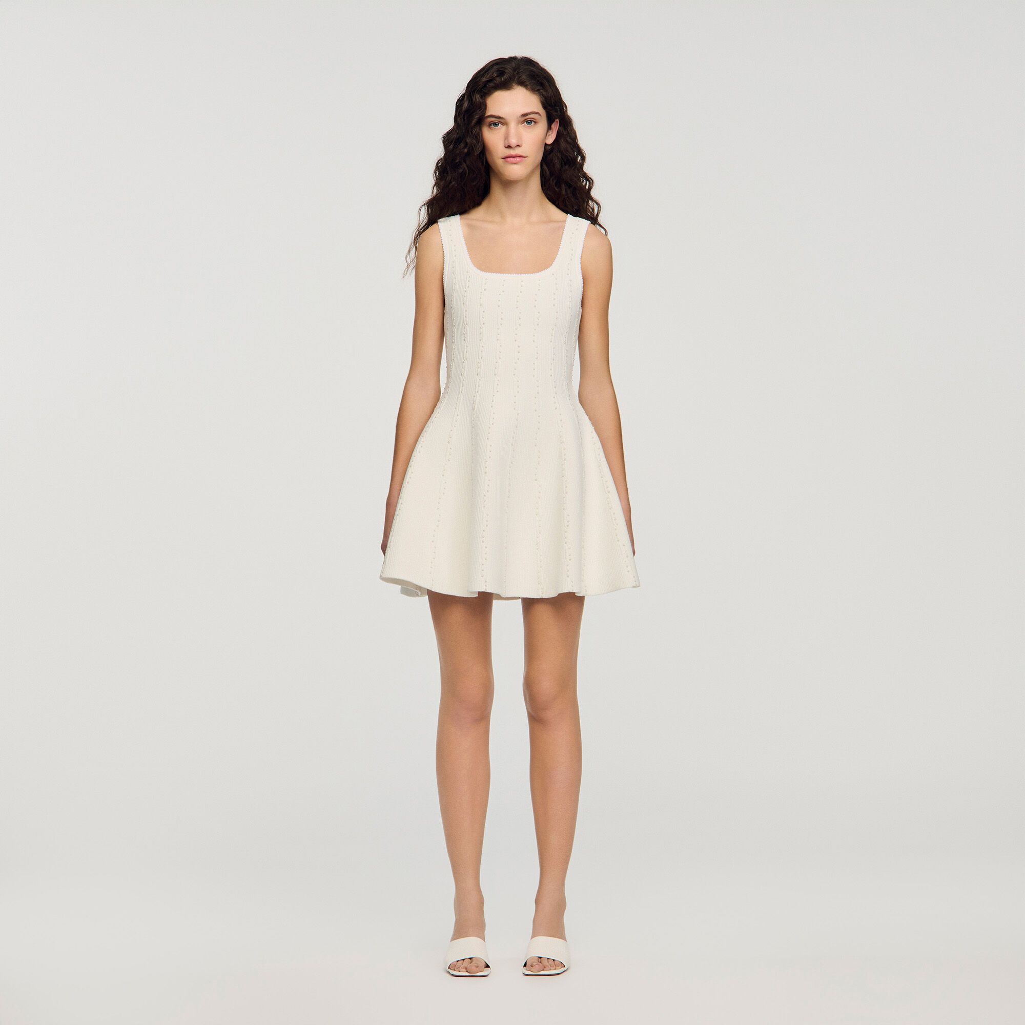 Robe courte en maille perl&eacute;e