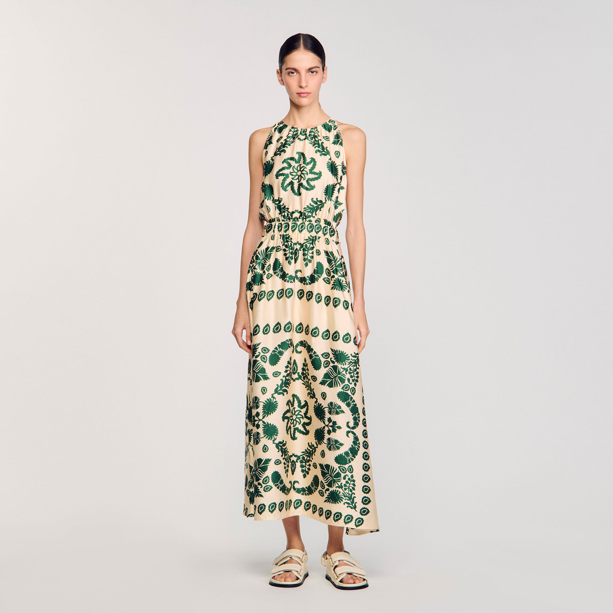 Langes Kleid mit Blätterdruck