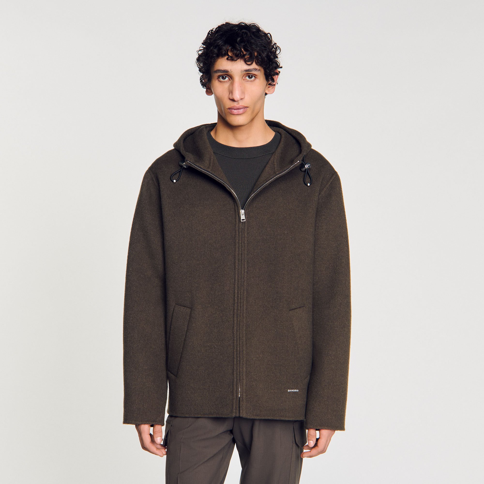 Windjacke mit Kapuze