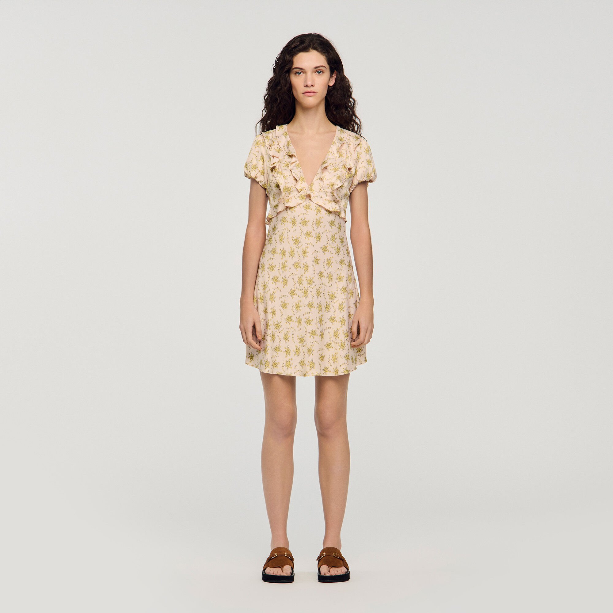 Robe courte &agrave; imprim&eacute; fleurs