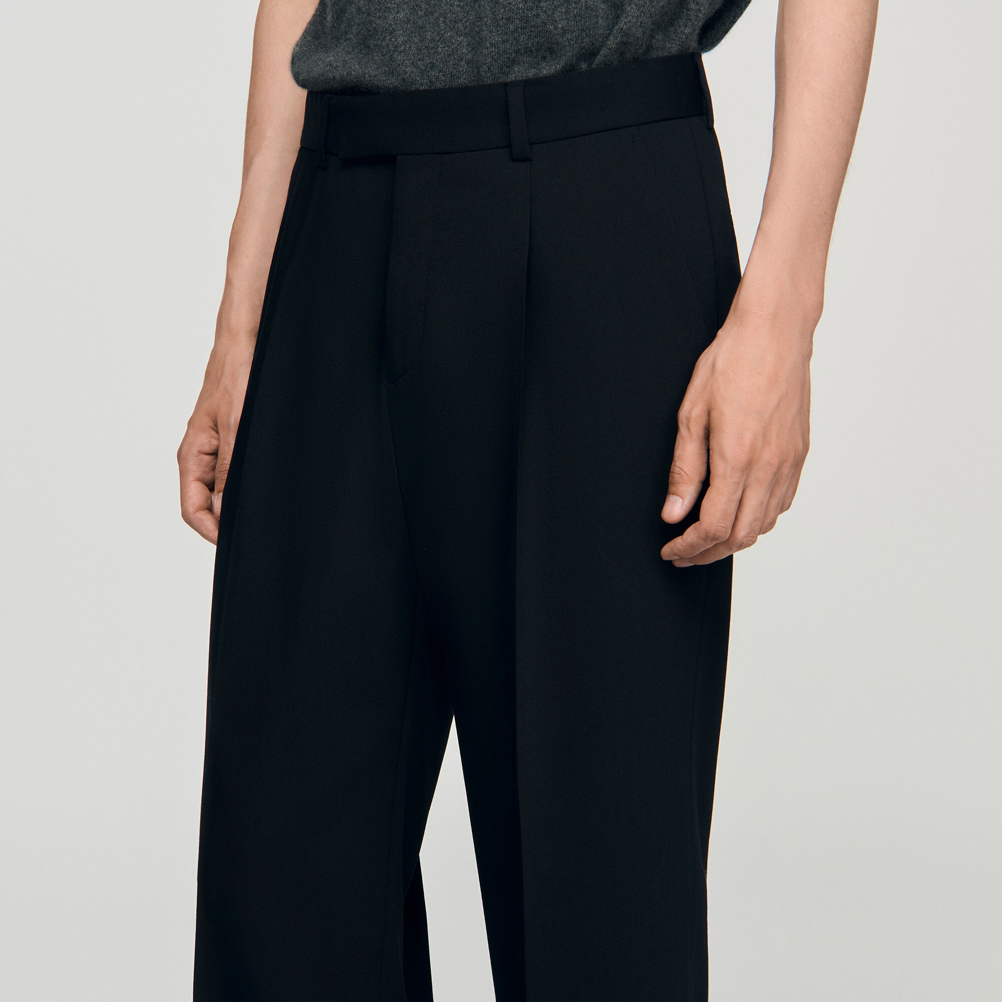 Wide-leg trousers with pleats