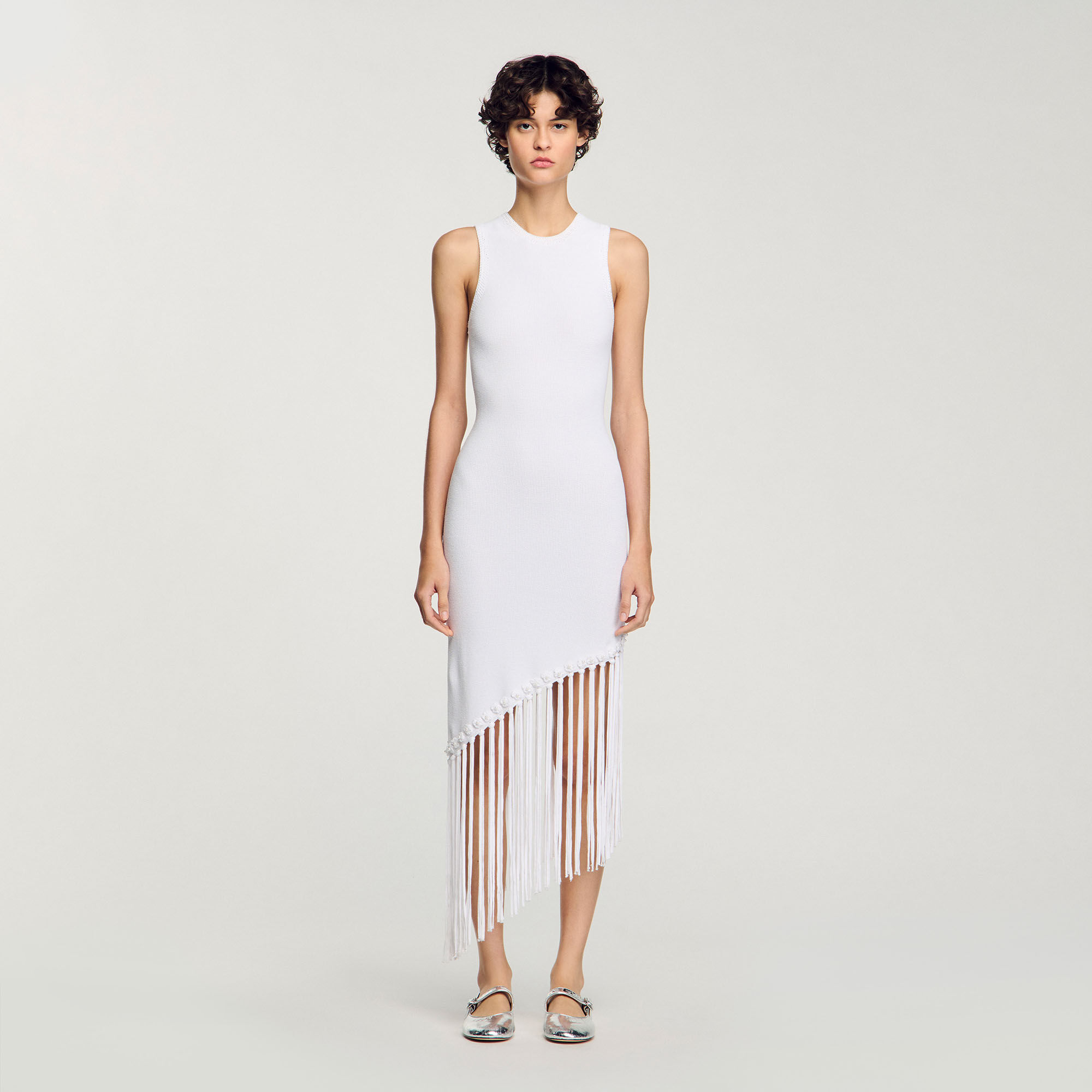 Langes Kleid mit Häkeldetails
