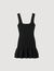 Kurzes Strickkleid mit Volant