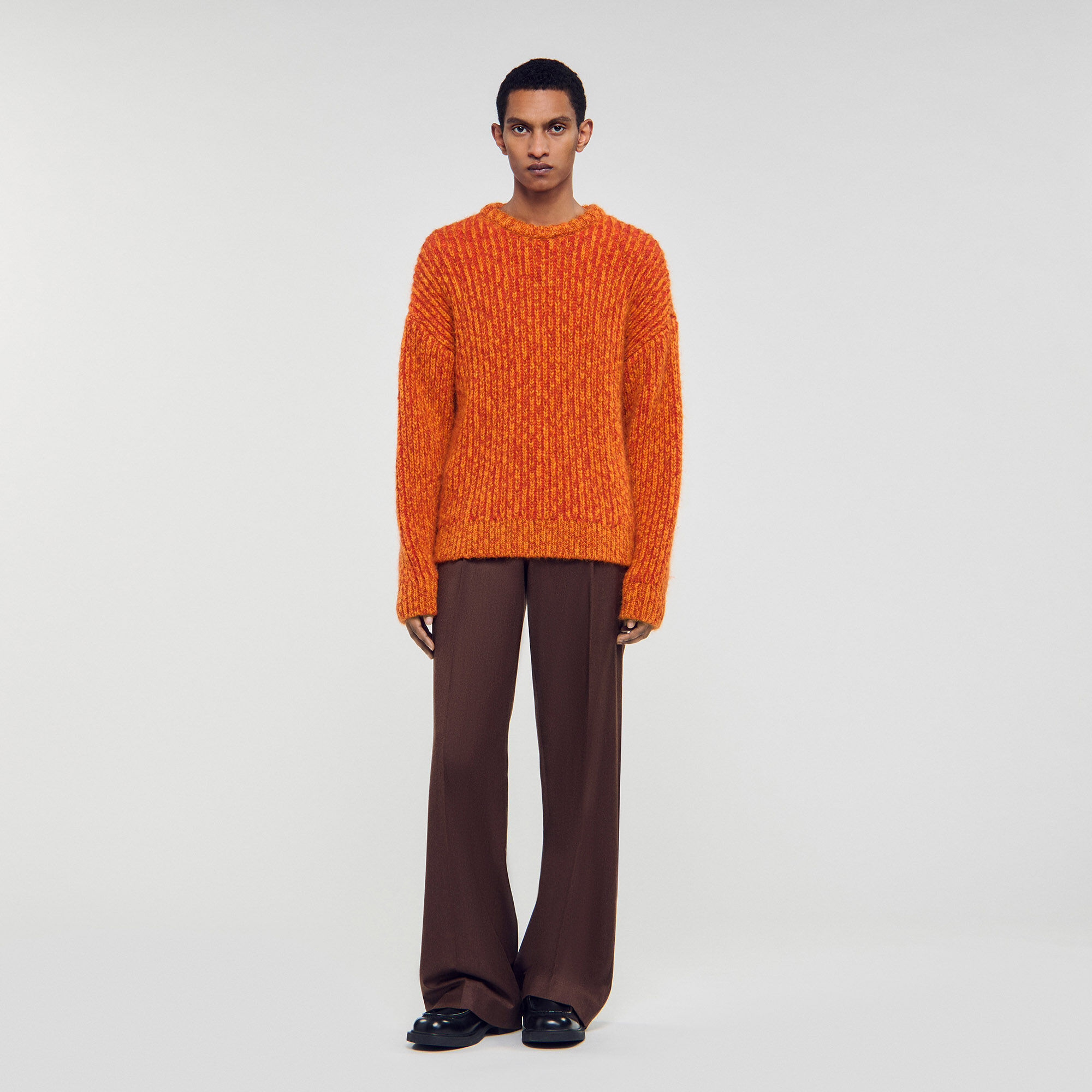 Round neck long-sleeve jumper