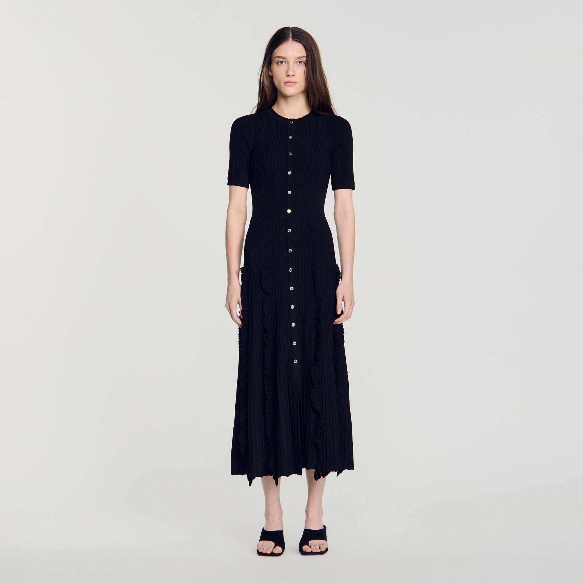 Langes Strickkleid mit Volants
