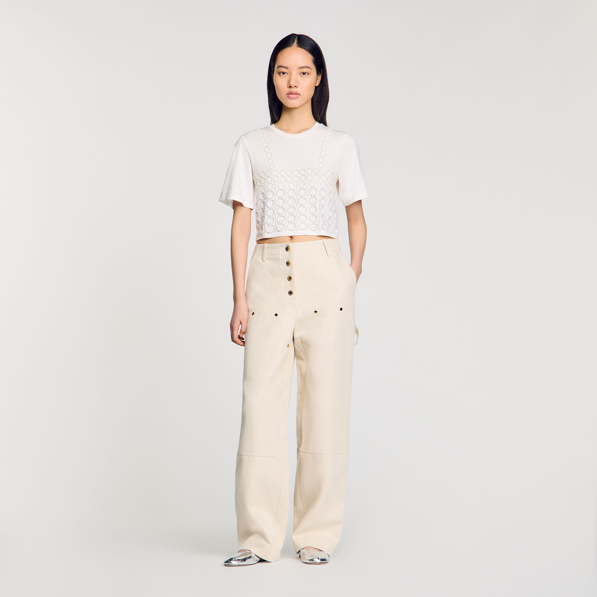 Crop-T-Shirt mit Perlenbesatz