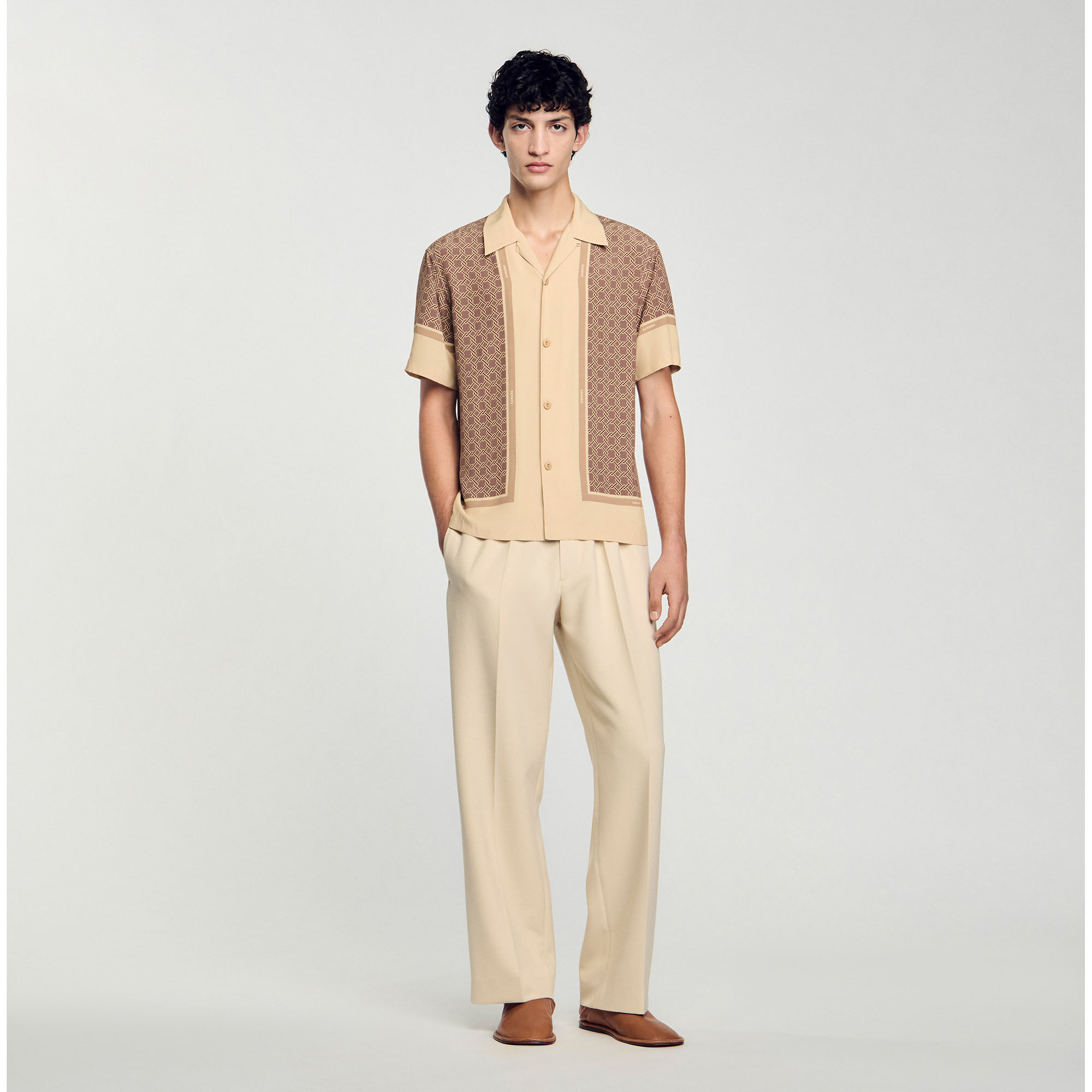 Short-sleeved patterned shirt