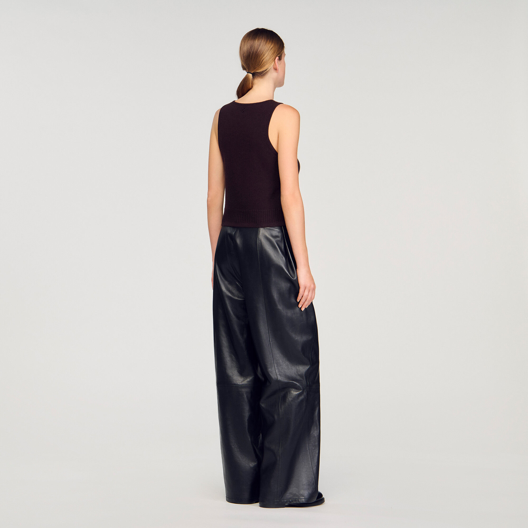 Sleeveless jumper
