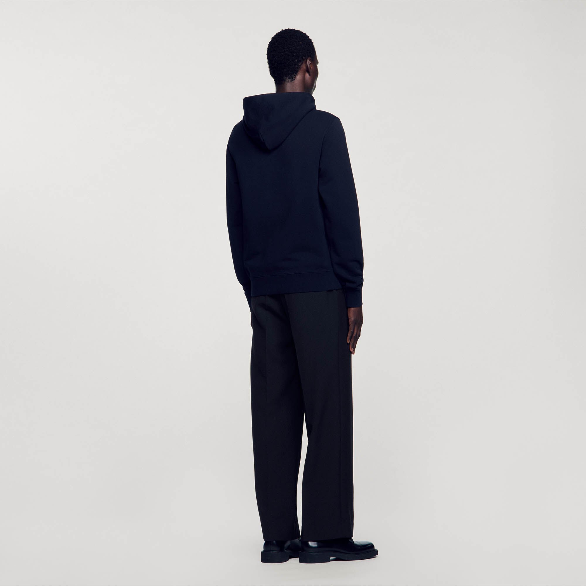 Sweatshirt à capuche logo brodé
