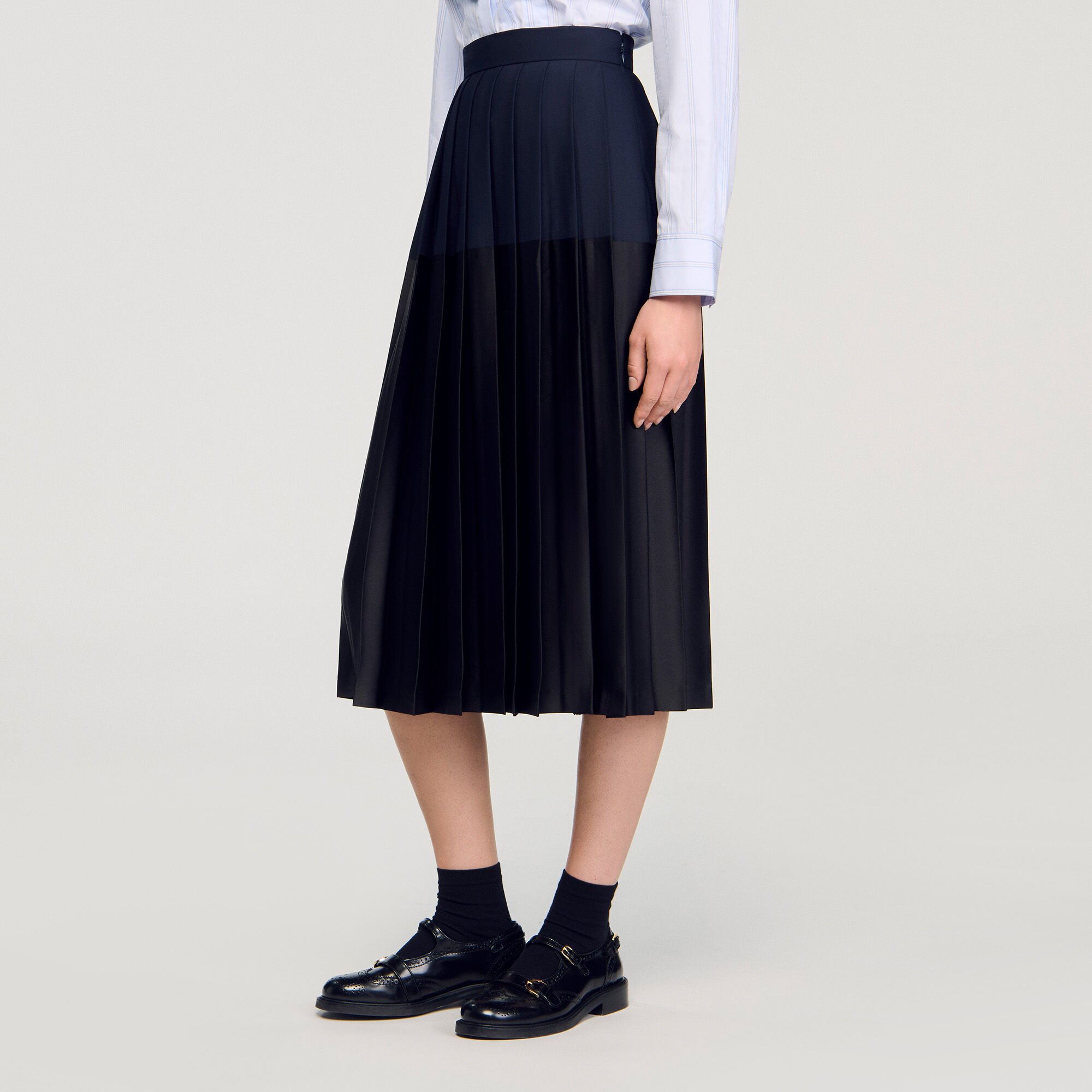 Long pleated skirt