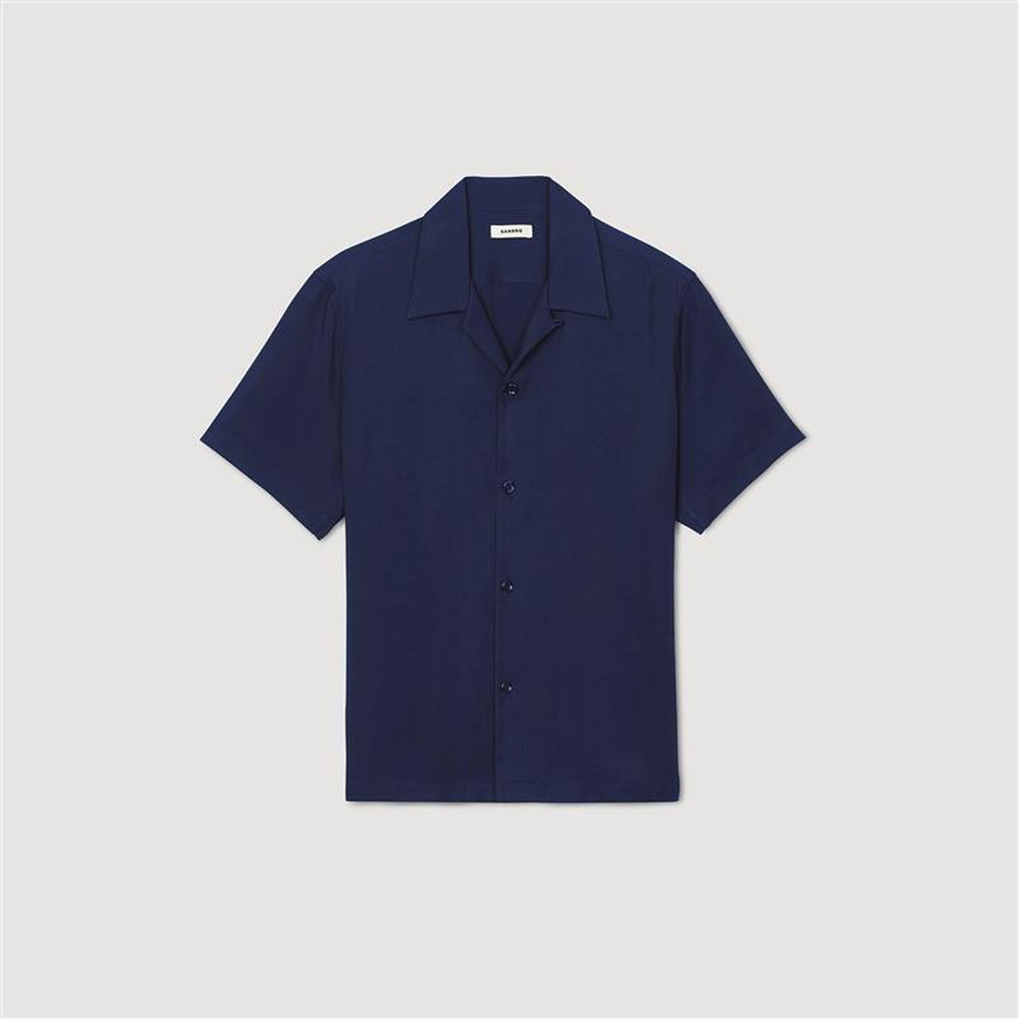 Chemise à col requin