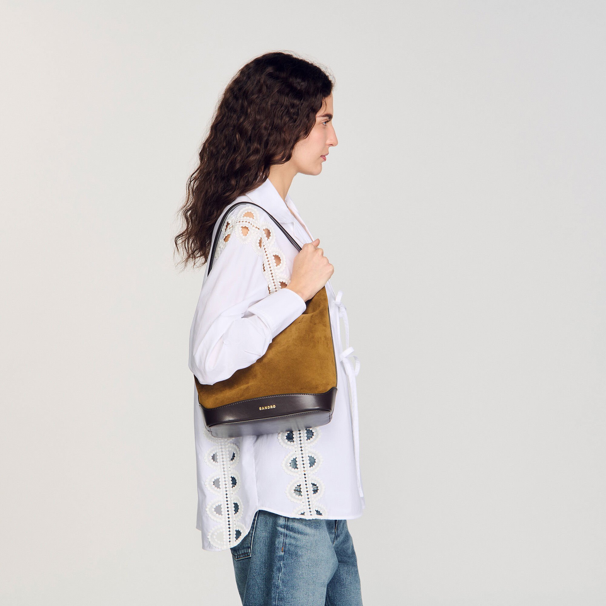 Beuteltasche aus Leder und Wildleder