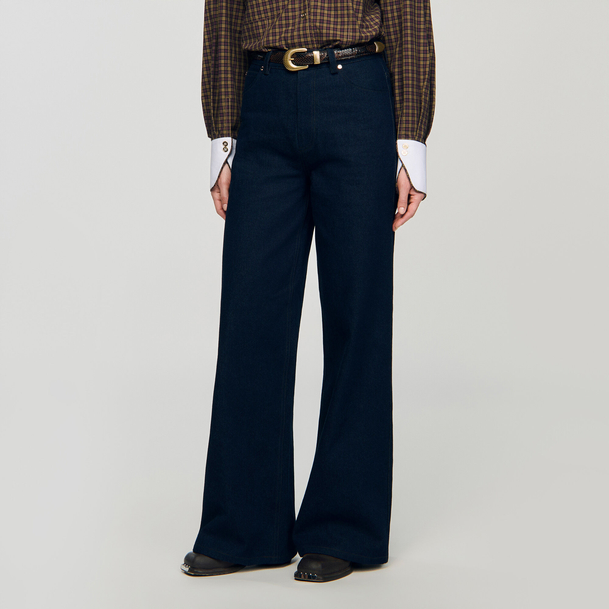 Wide-leg raw jeans