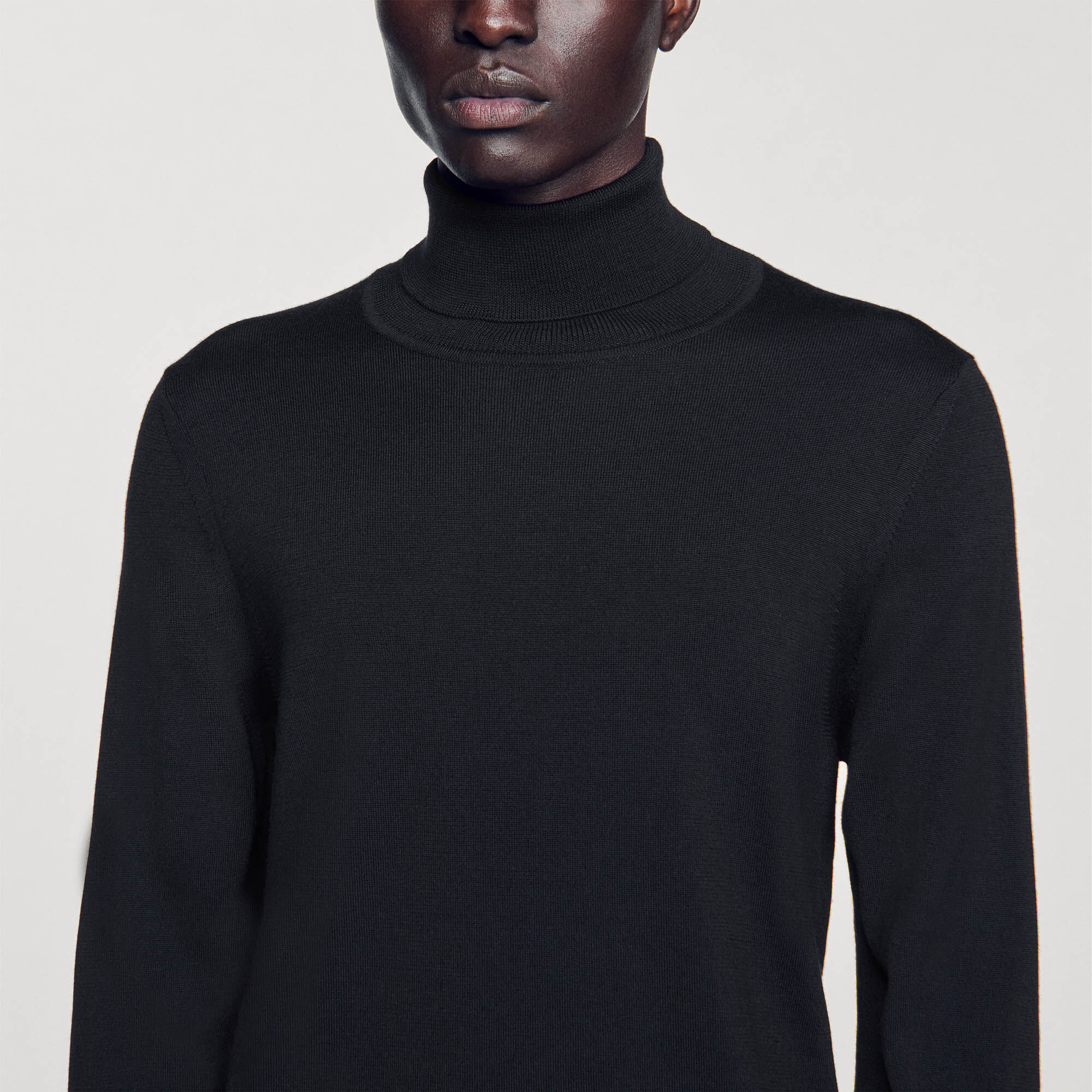 Rollkragenpullover aus Wolle