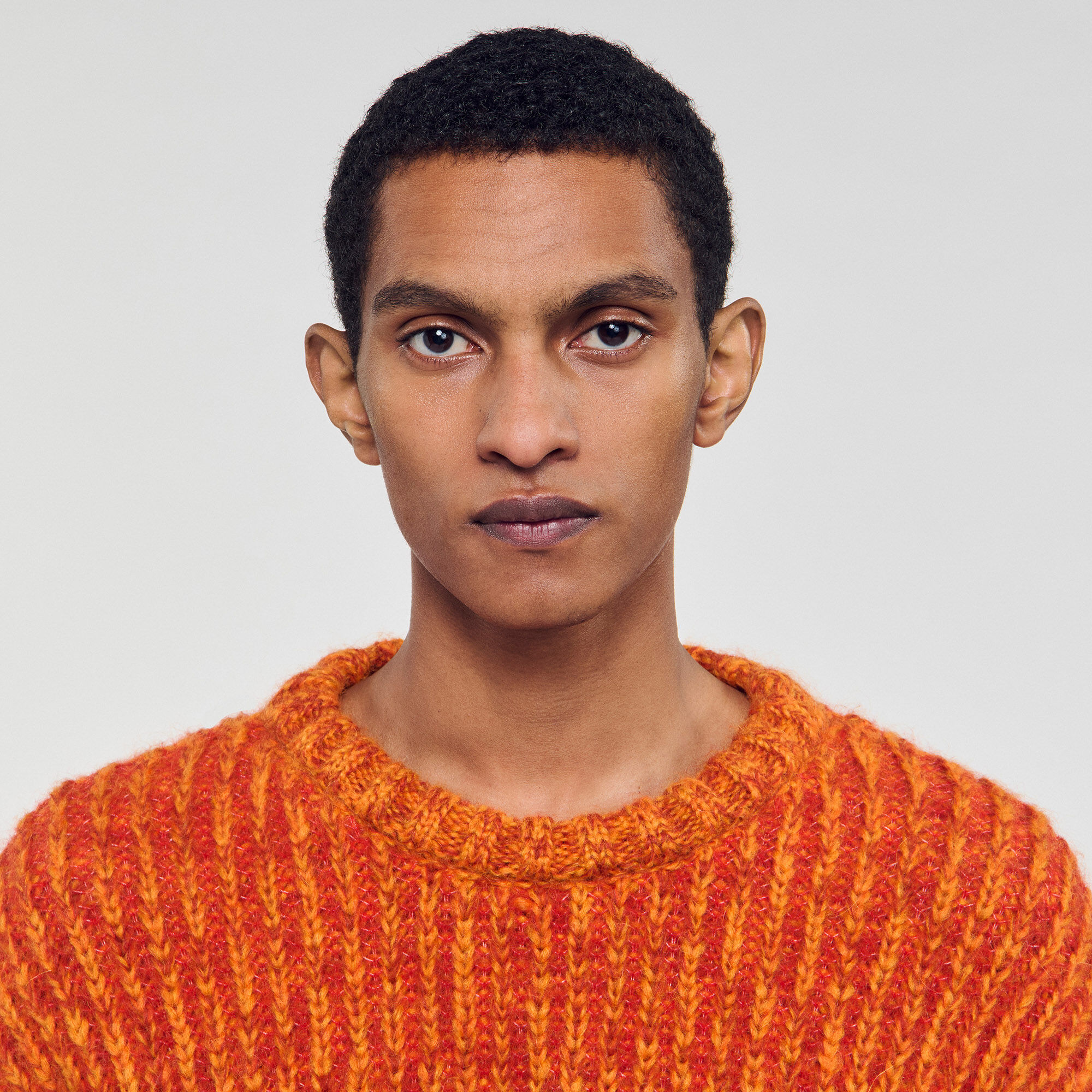 Round neck long-sleeve jumper