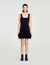 Kurzes Strickkleid mit Volant