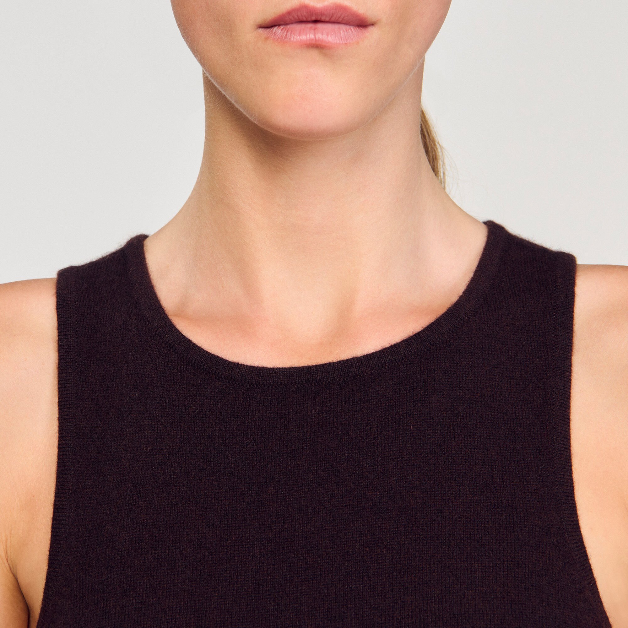 Sleeveless jumper