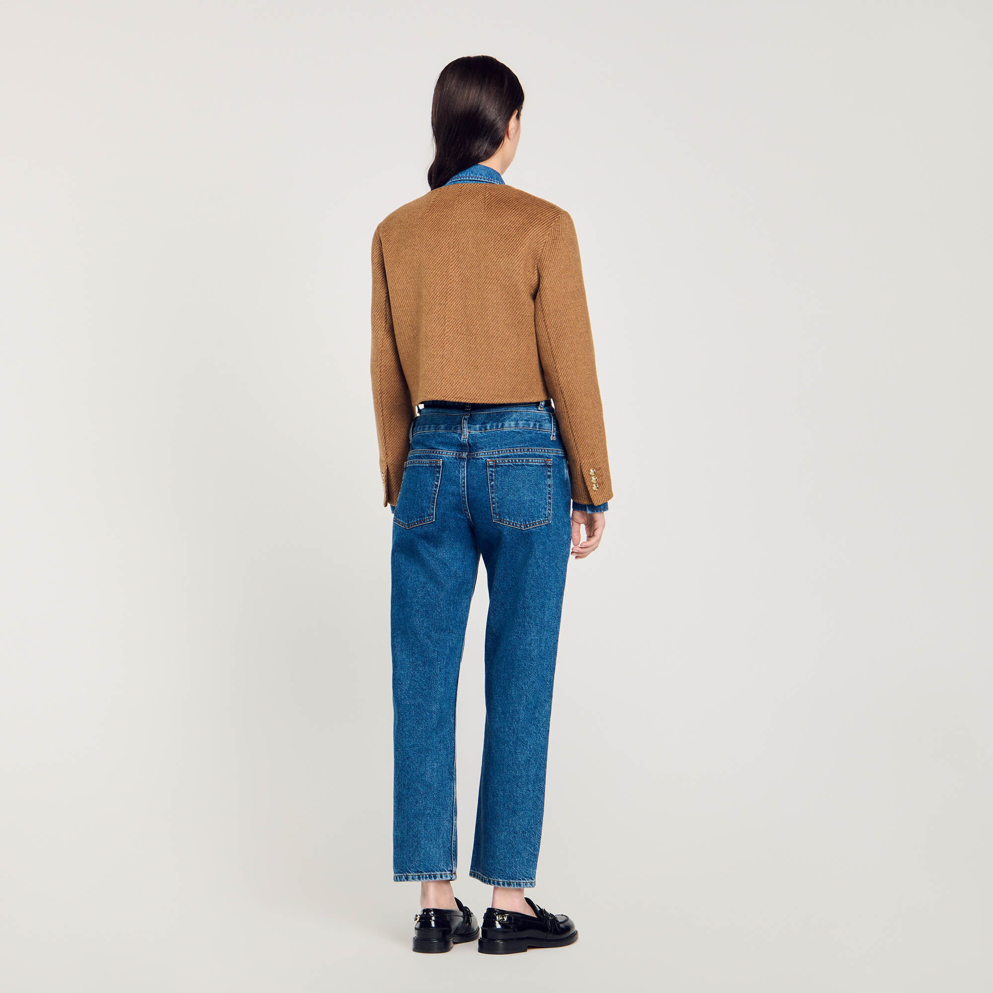 Veste courte à boutons