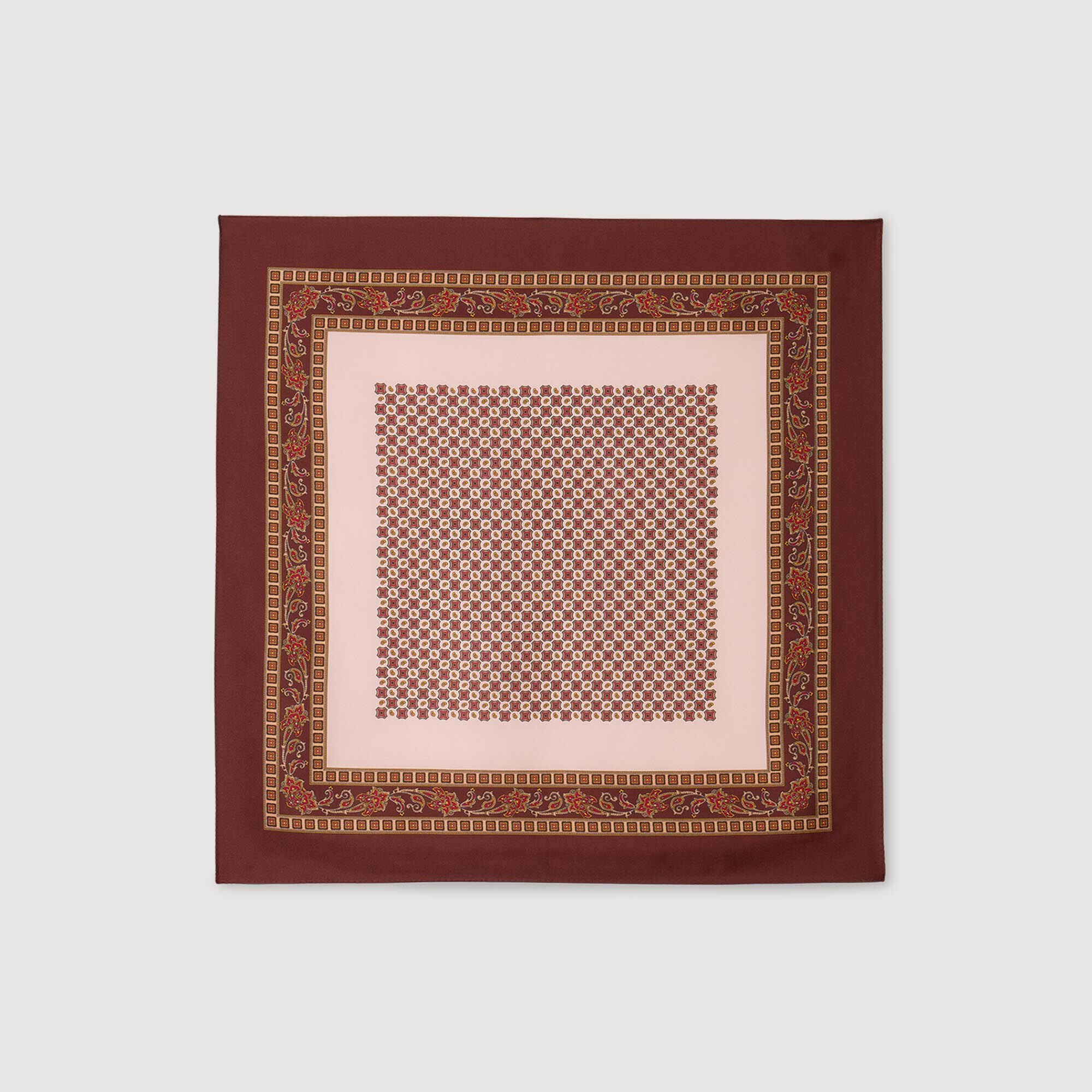 Foulard à imprimé placé
