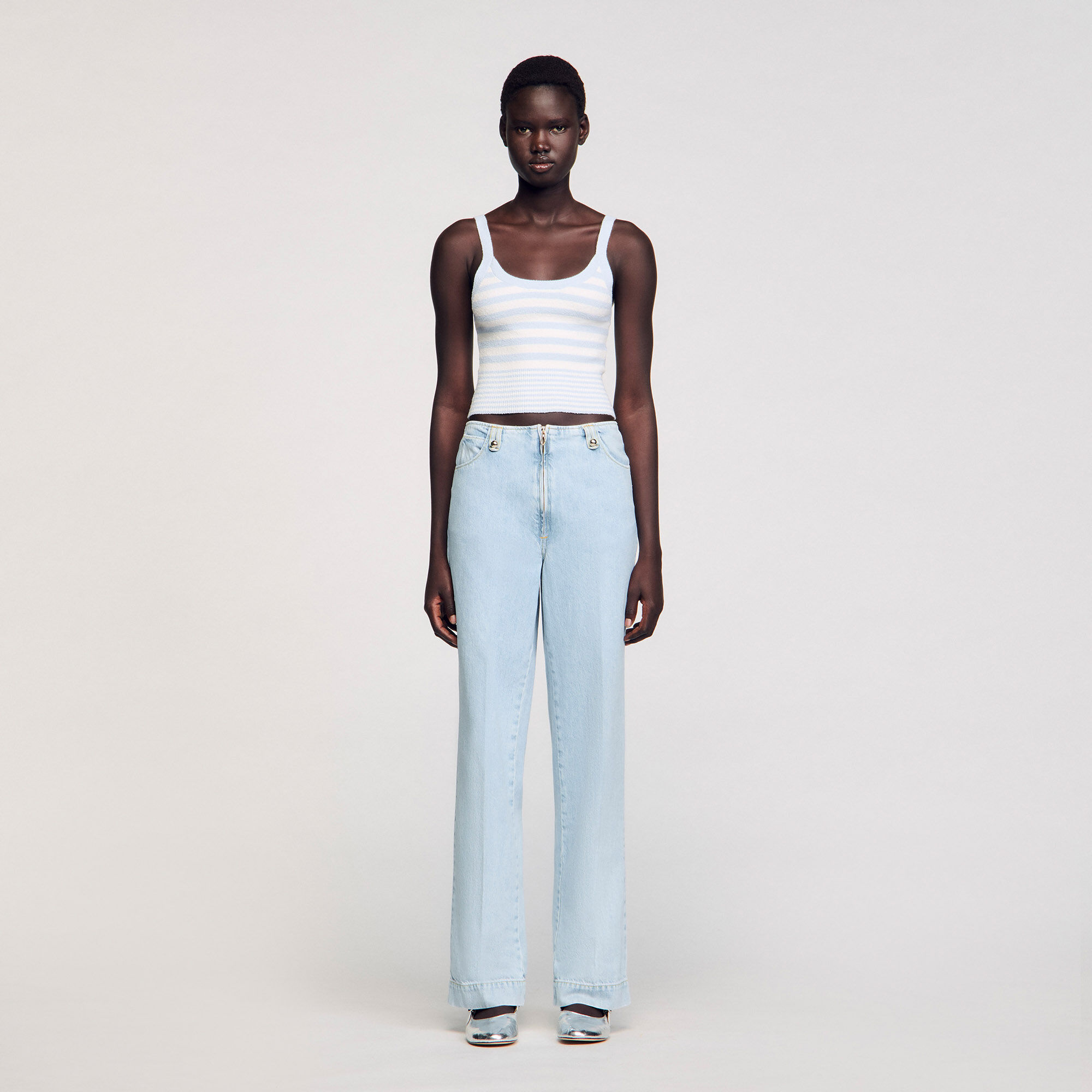Weite Jeans aus verwaschenem Denim