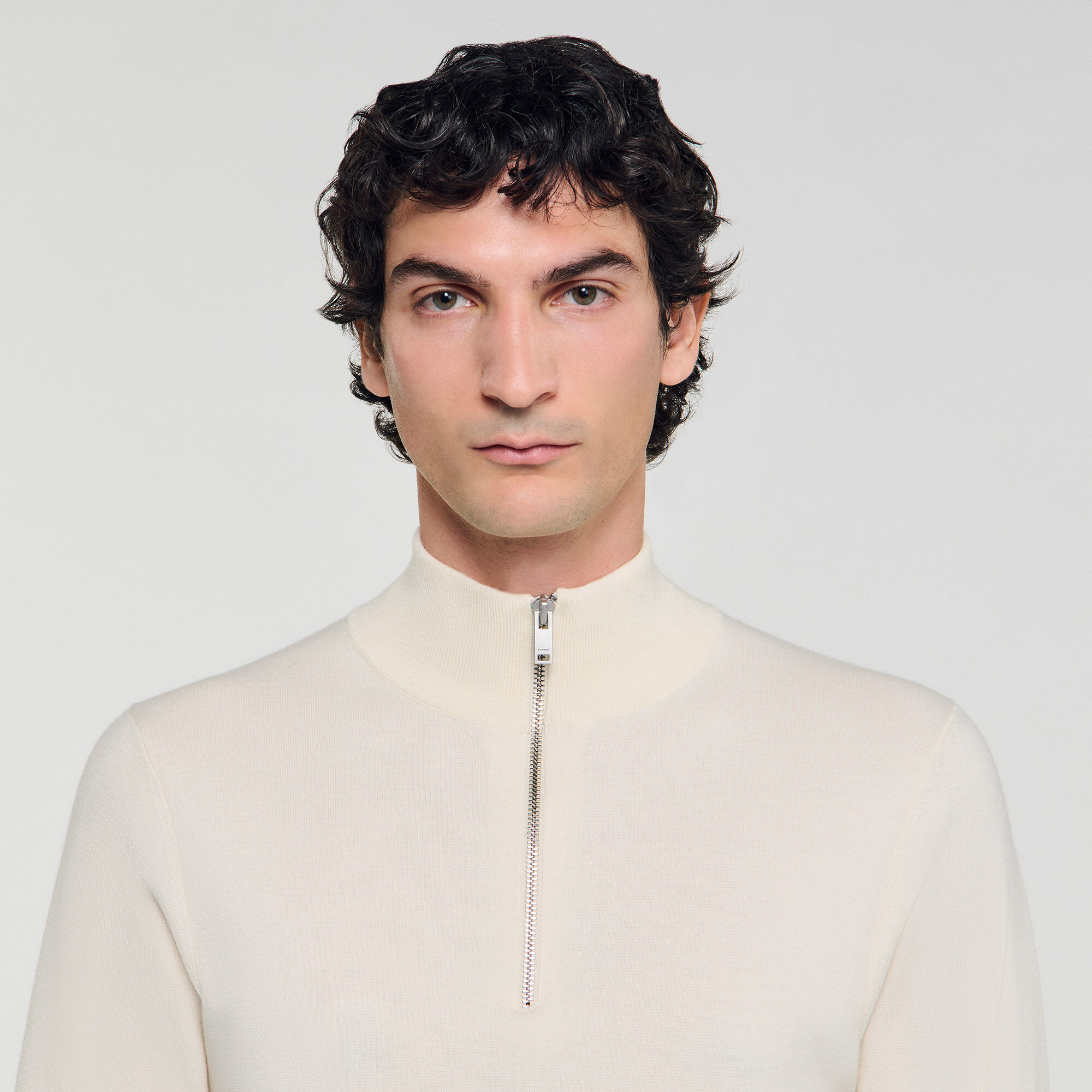 Wollpullover mit Reißverschlusskragen