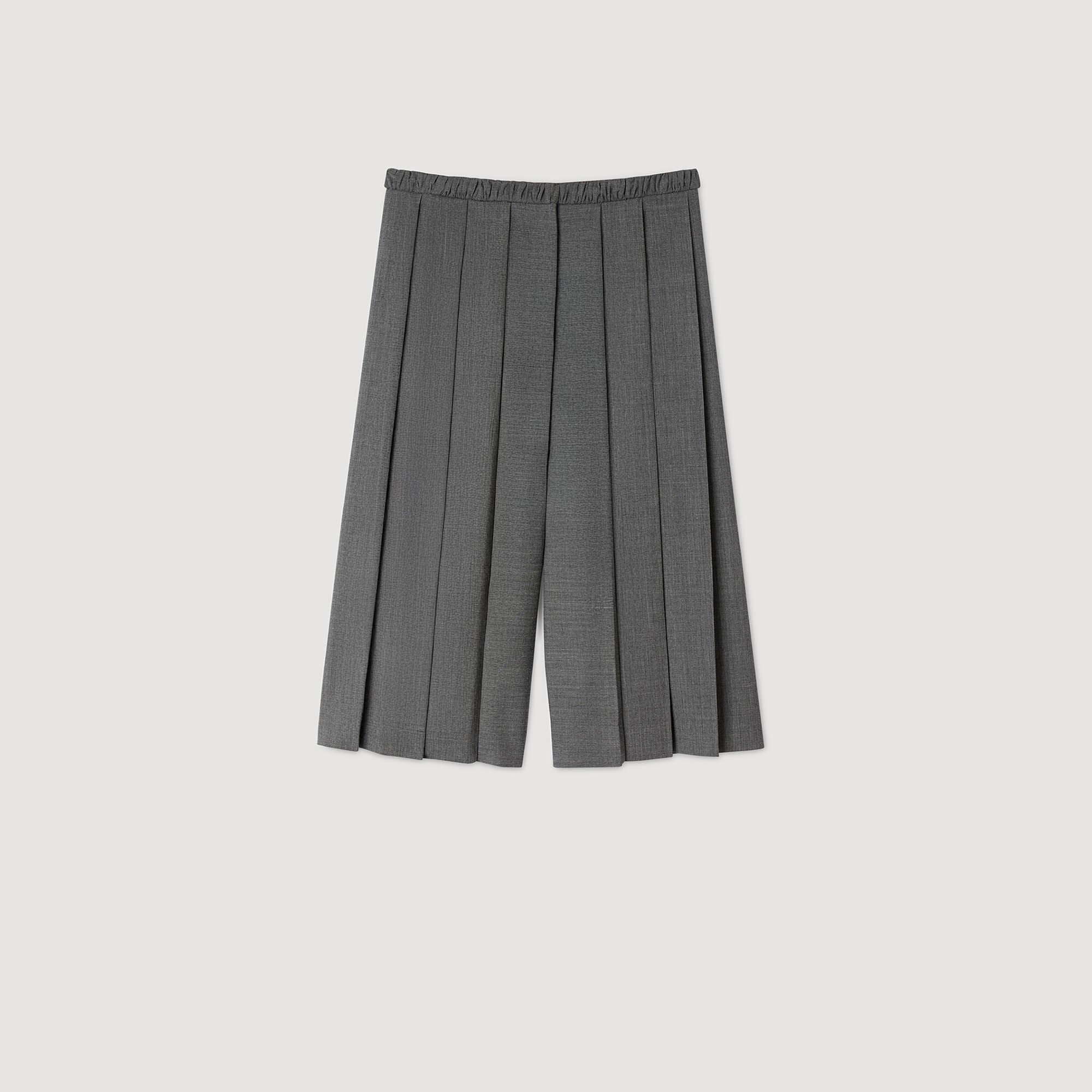 Pleated long shorts
