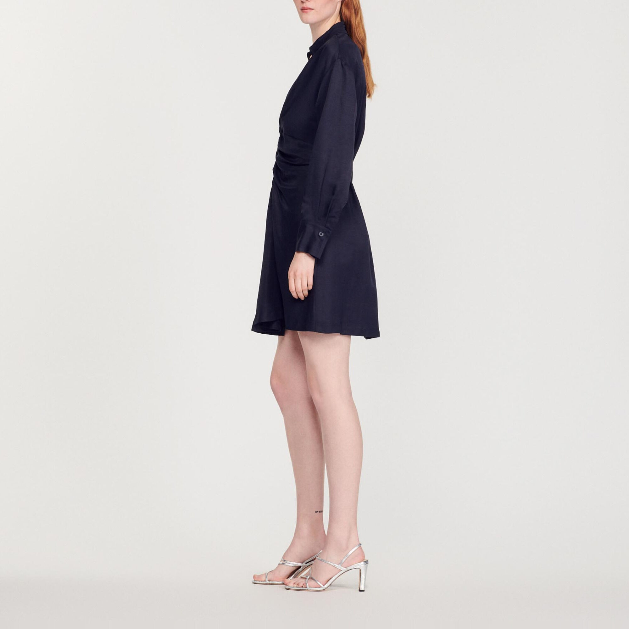 Robe courte à manches longues