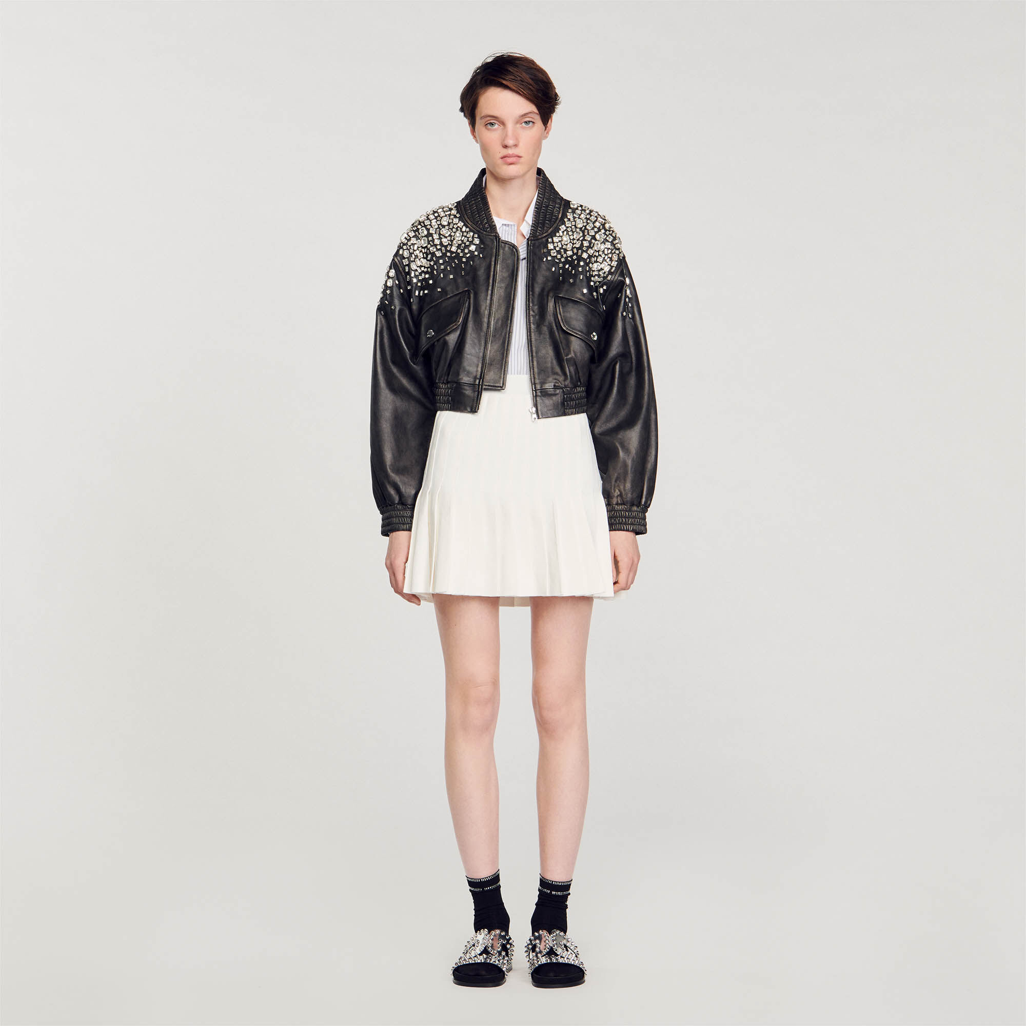 Blouson en cuir orne de cristaux