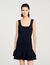 Kurzes Strickkleid mit Volant