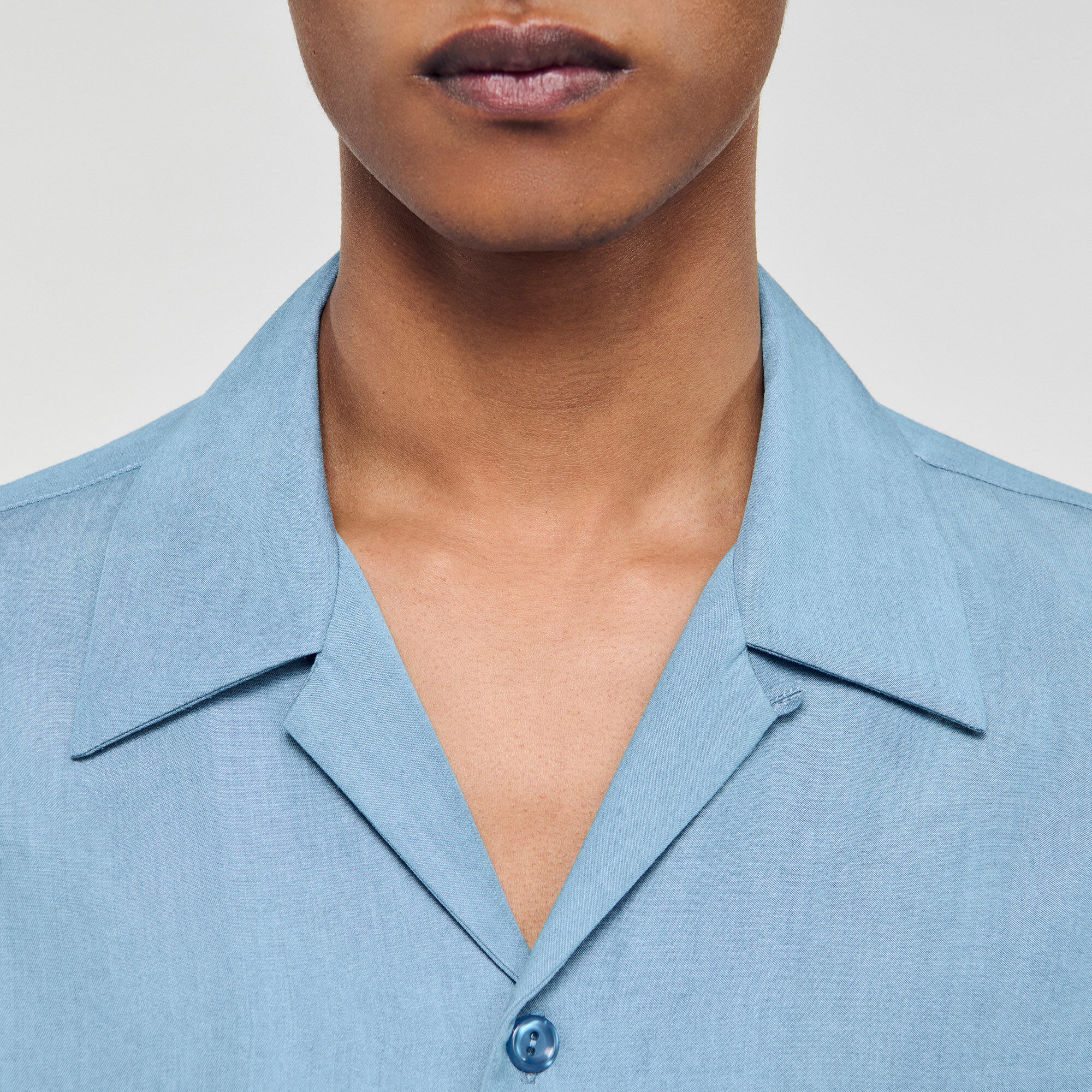 Short-sleeved shirt