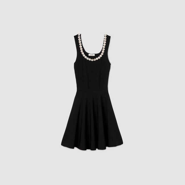Kurzes Kleid mit Strasskragen