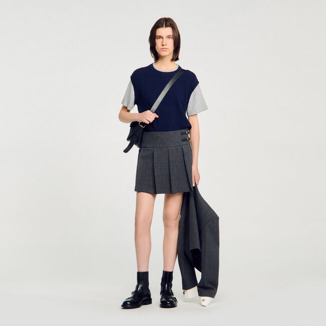 Strickpullover aus Materialmix