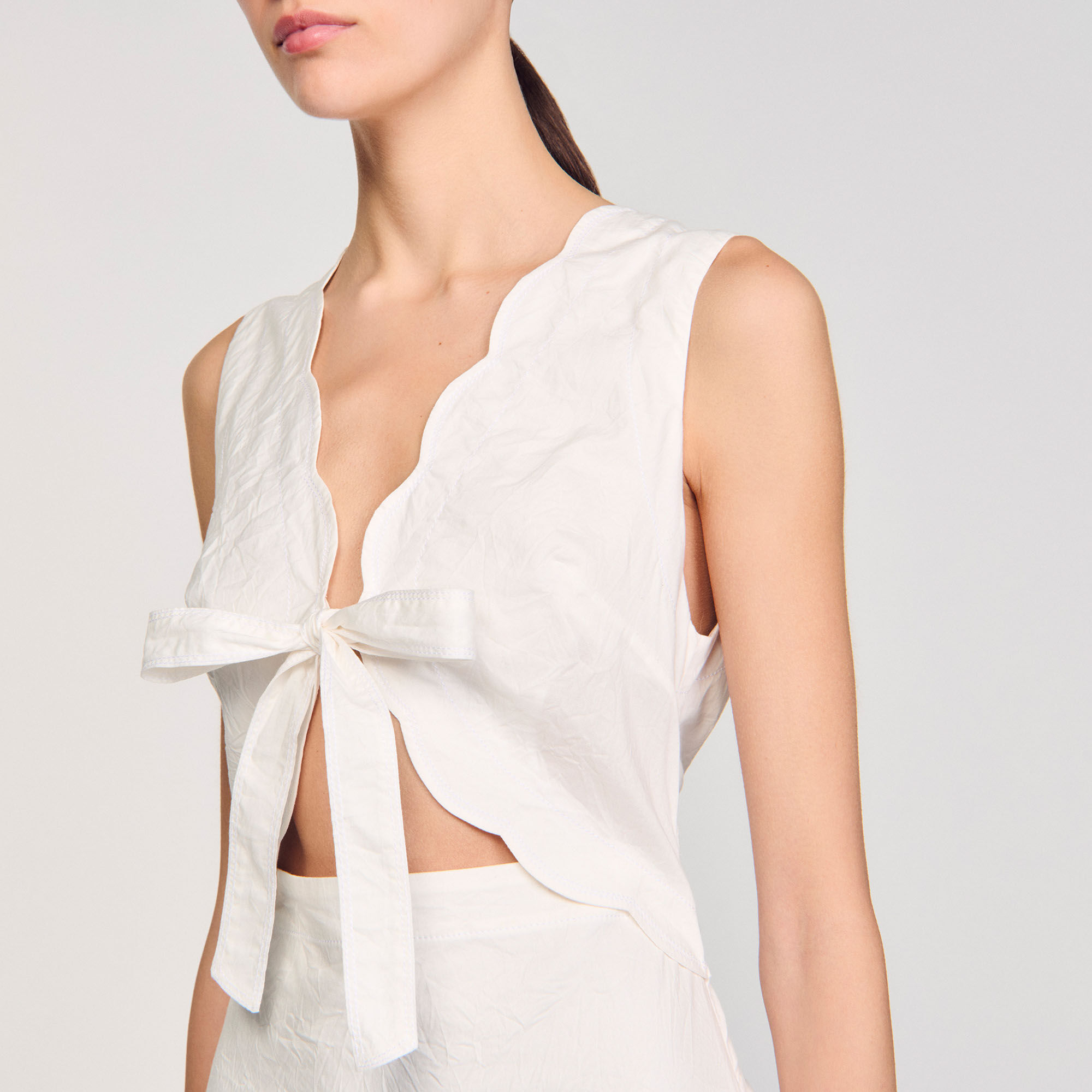 Robe longue froissée à nœud