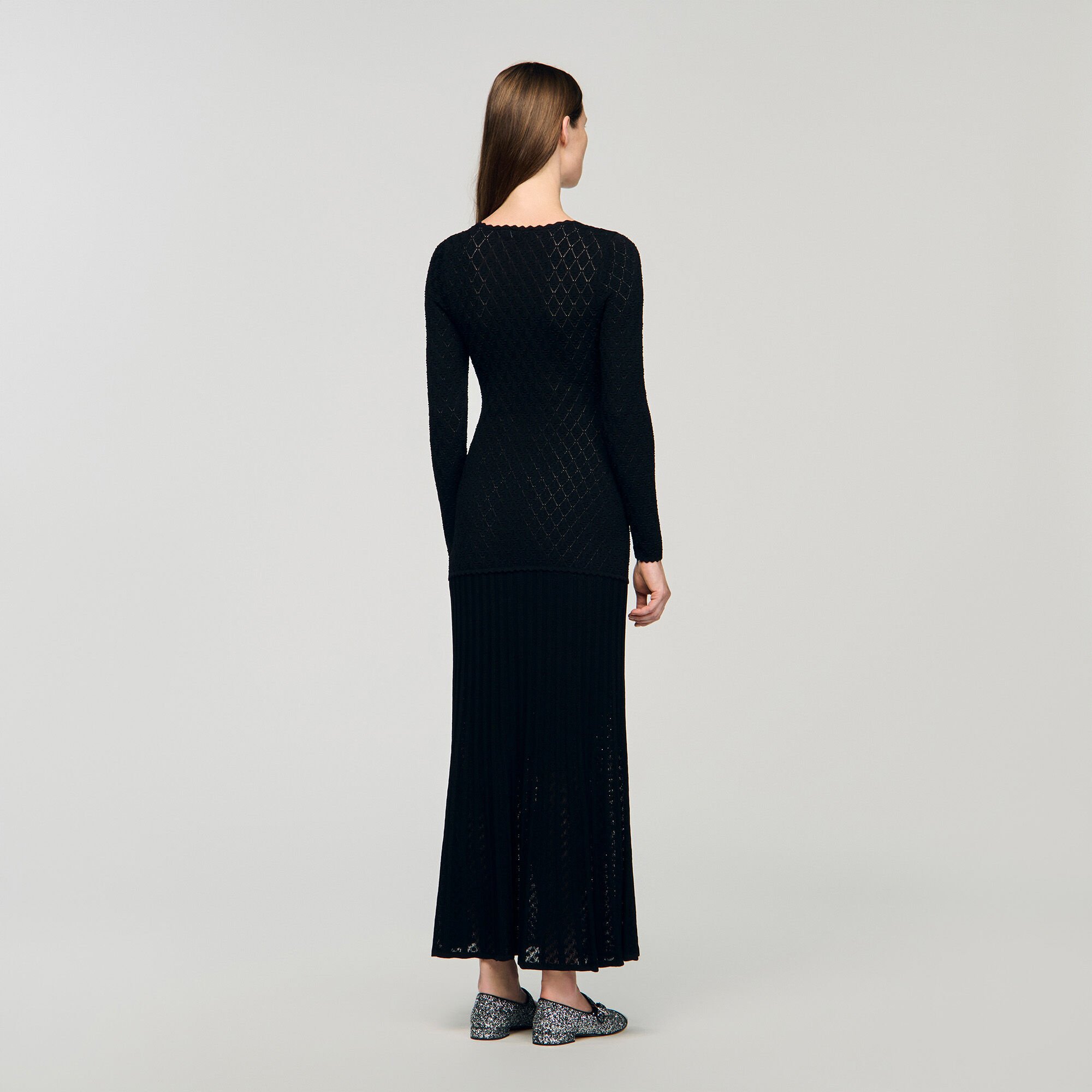 Langes Strickkleid mit Ziermuster
