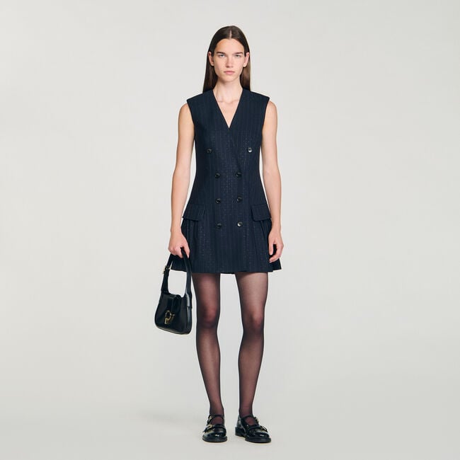 Kurzes Anzugkleid mit Strass