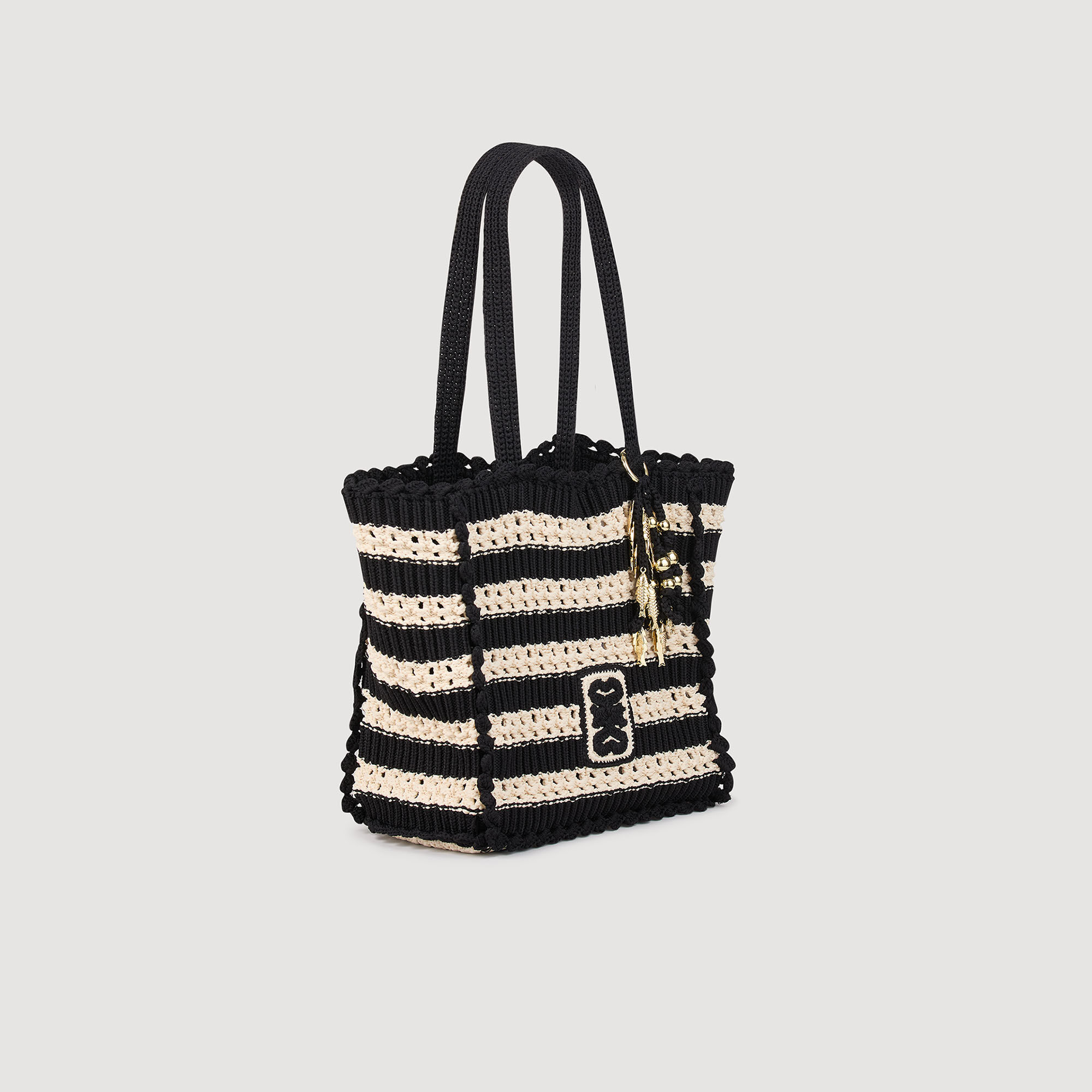 Zweifarbige Tasche mit Häkelmuster