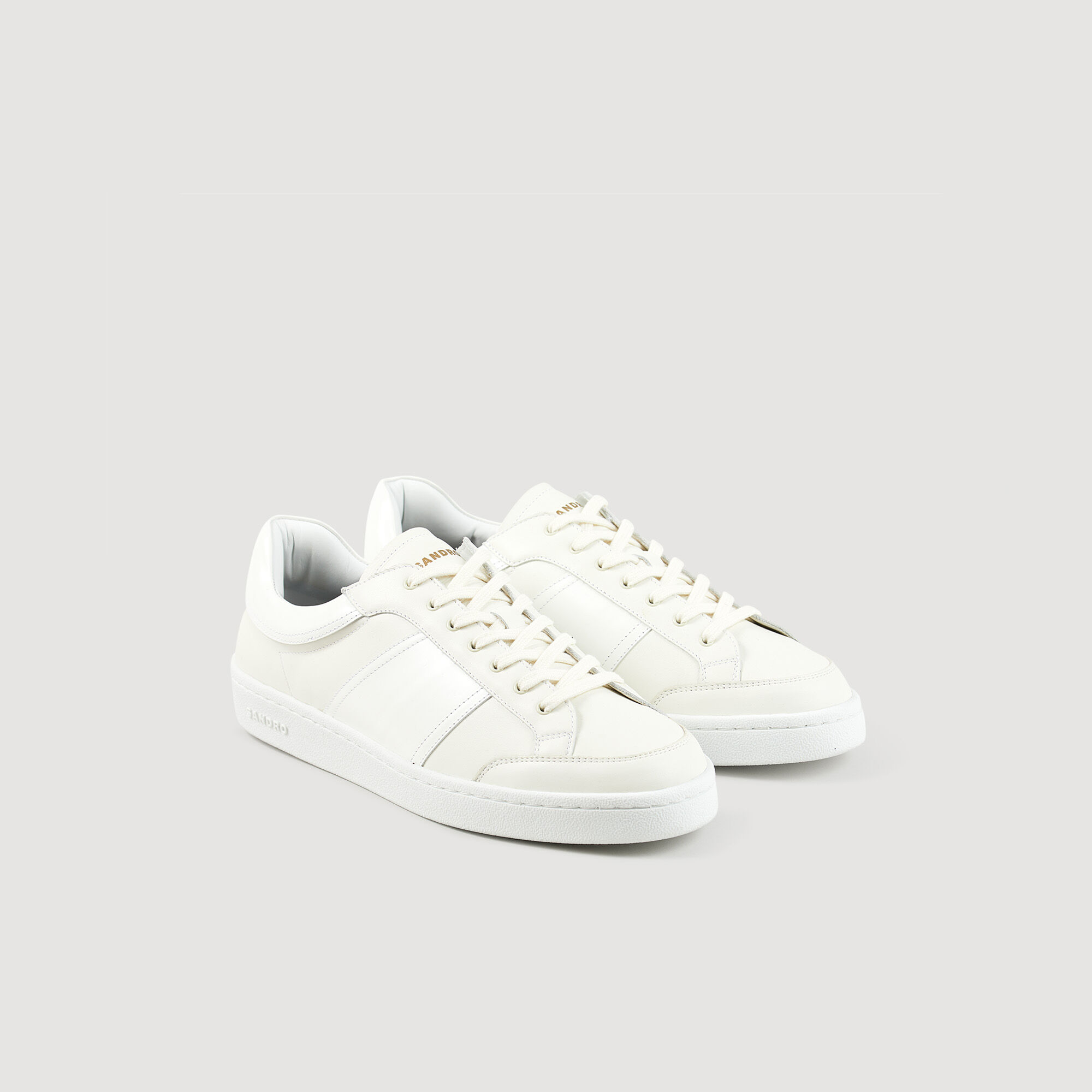 Low-top trainers