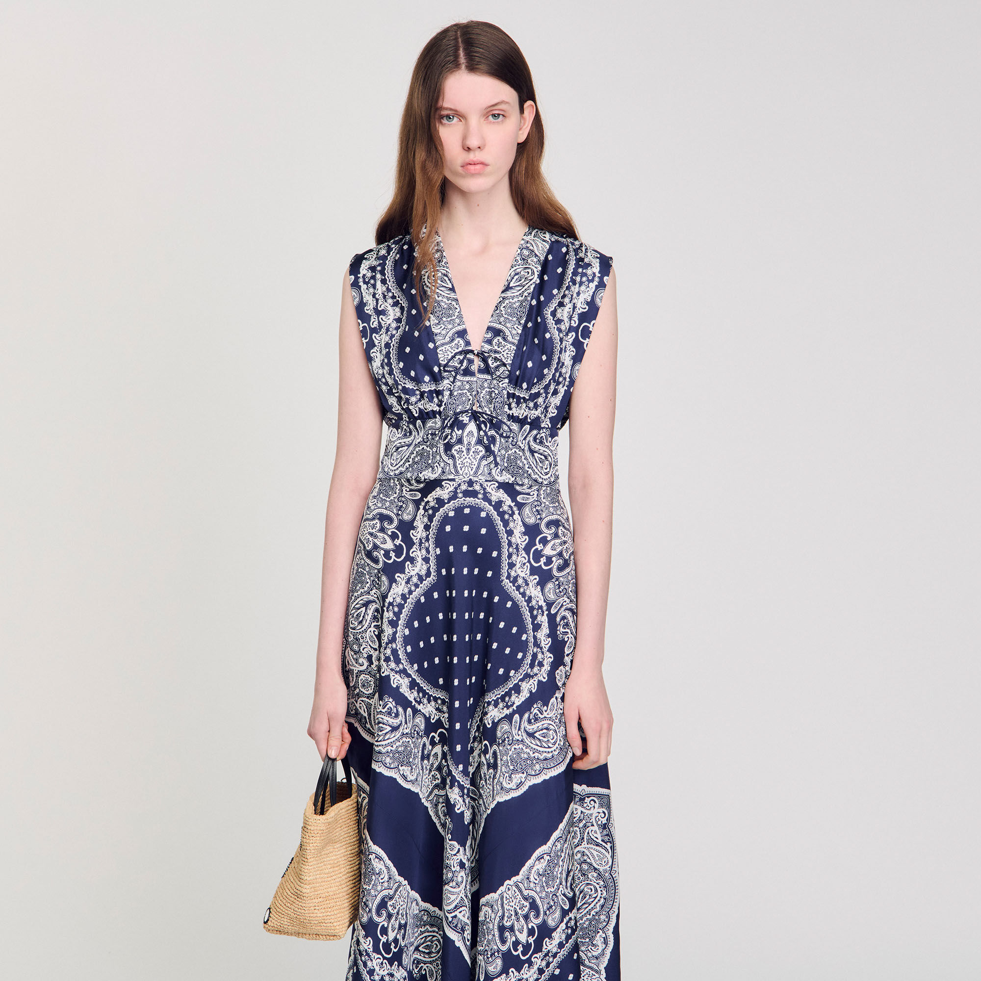 Langes Kleid mit Bandana-Print