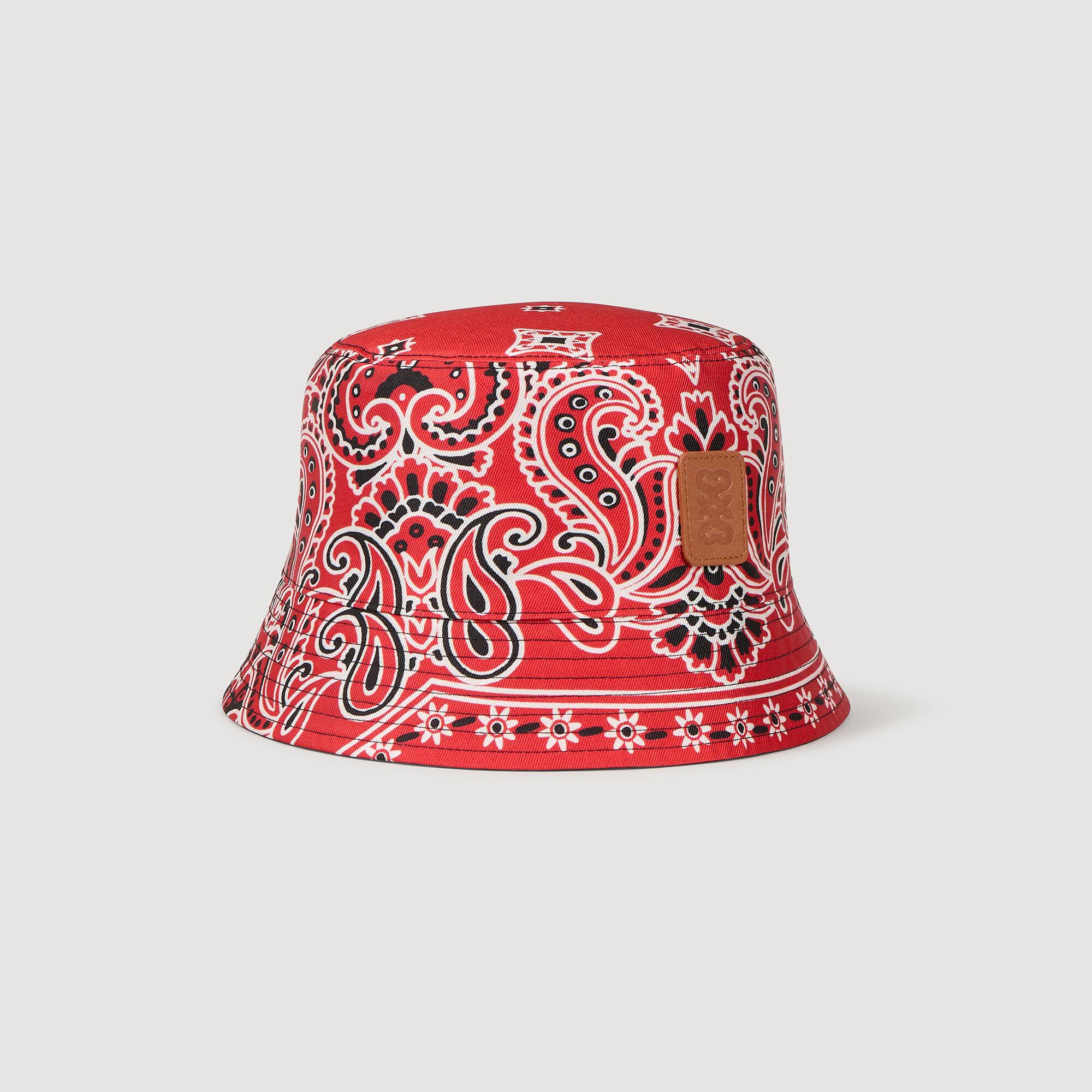 Bob mit Bandana-Druckmuster