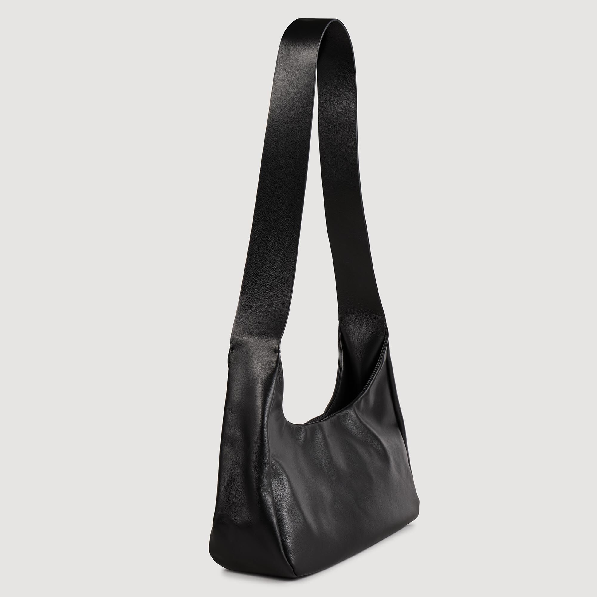 Leather shoulder bag