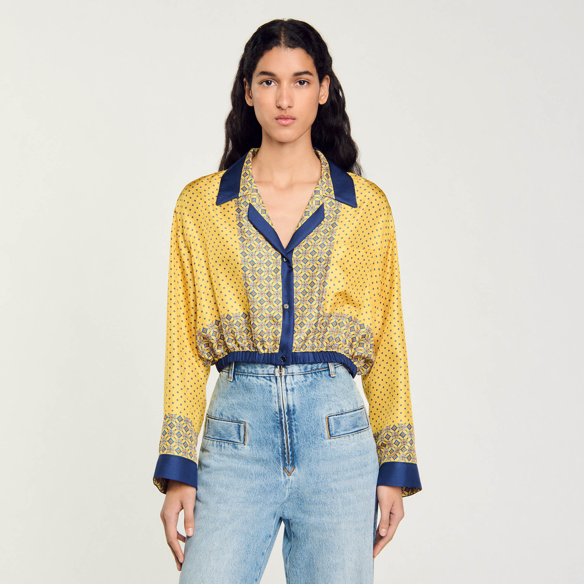 Chemise courte en soie imprimée 