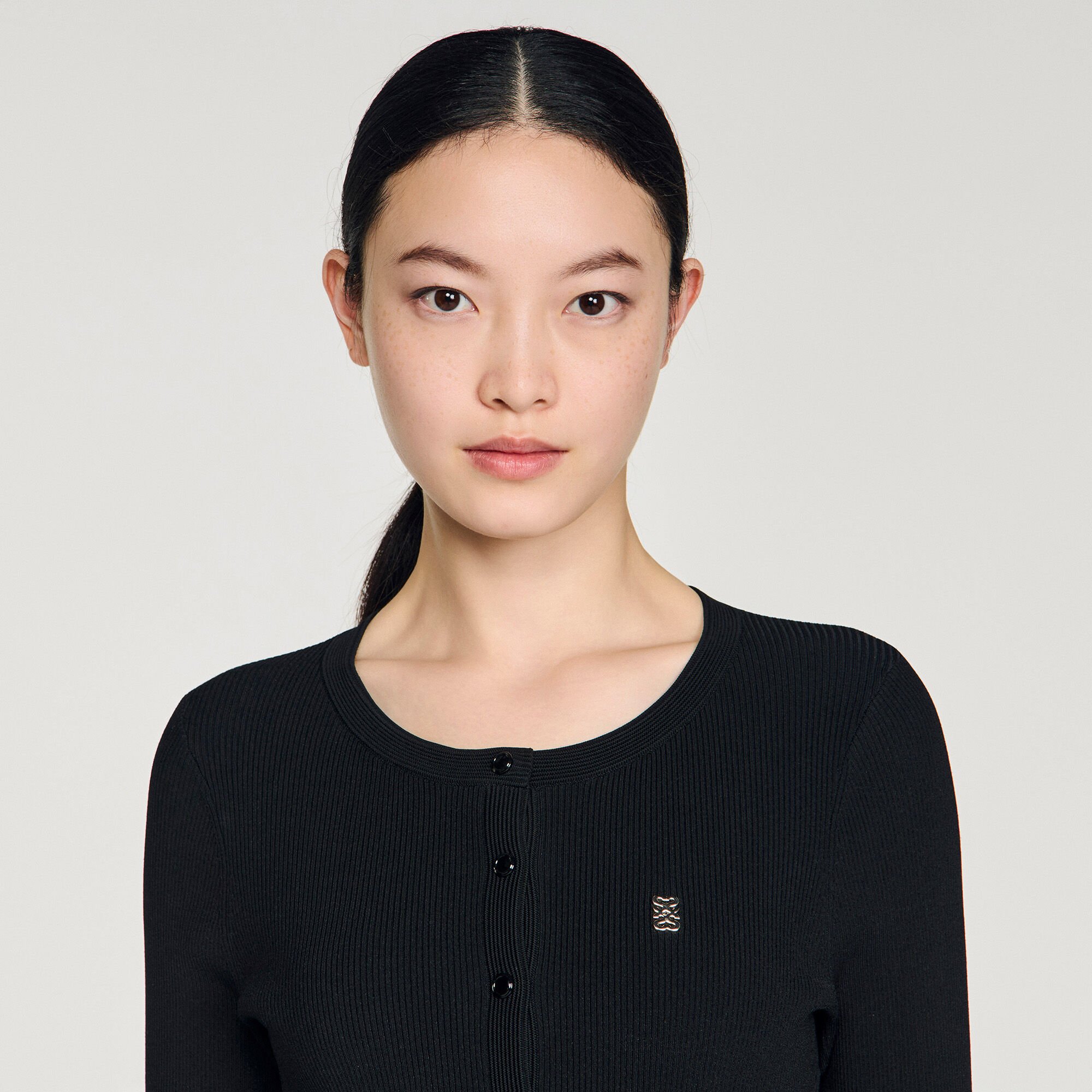 Robe courte en maille pliss&eacute;e