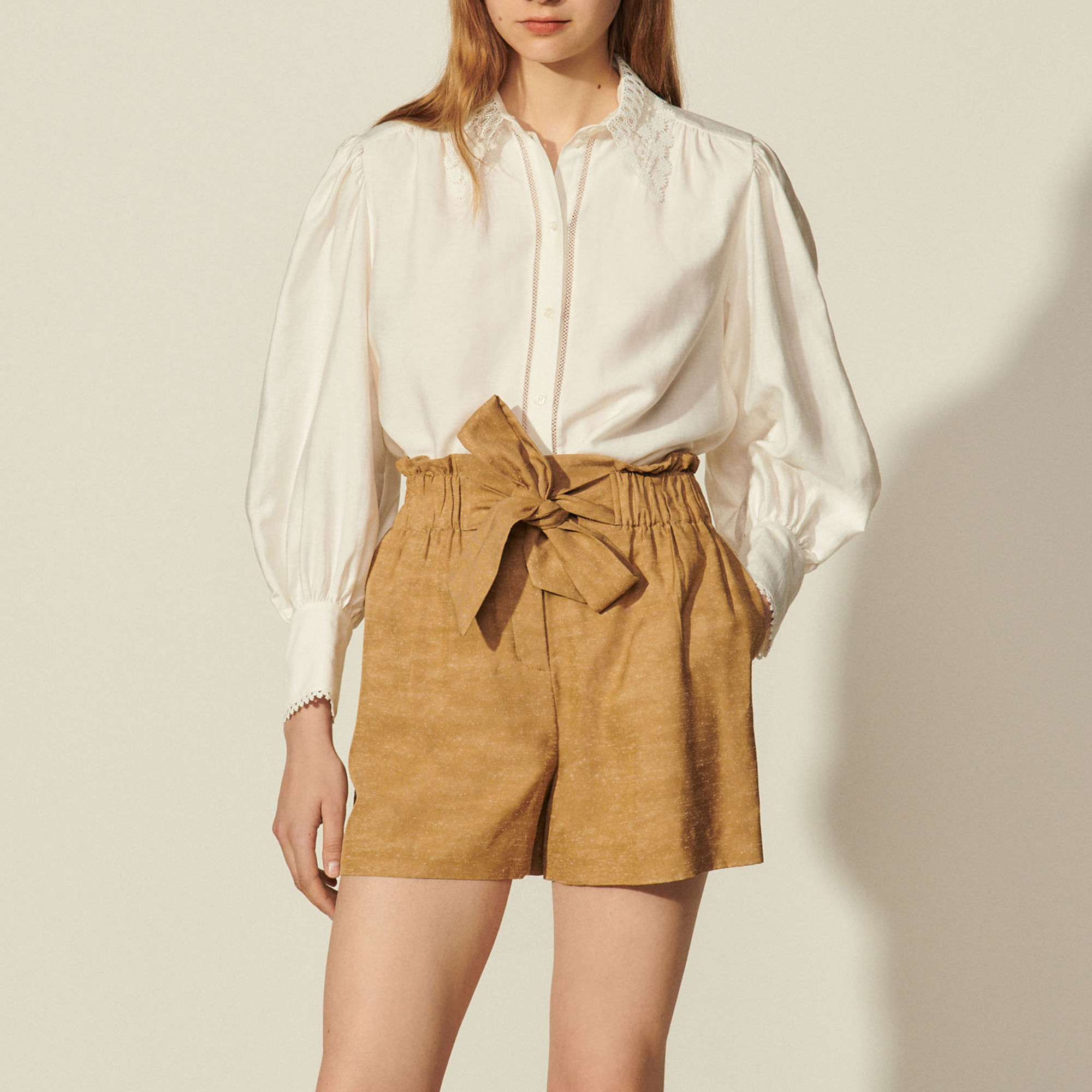 Wide shorts with tie belt SFPSH00154 - Skirts & Shorts | Sandro Paris
